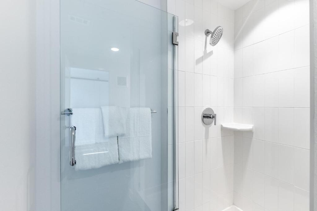 49 Navasota St # 201, Austin, TX 78702