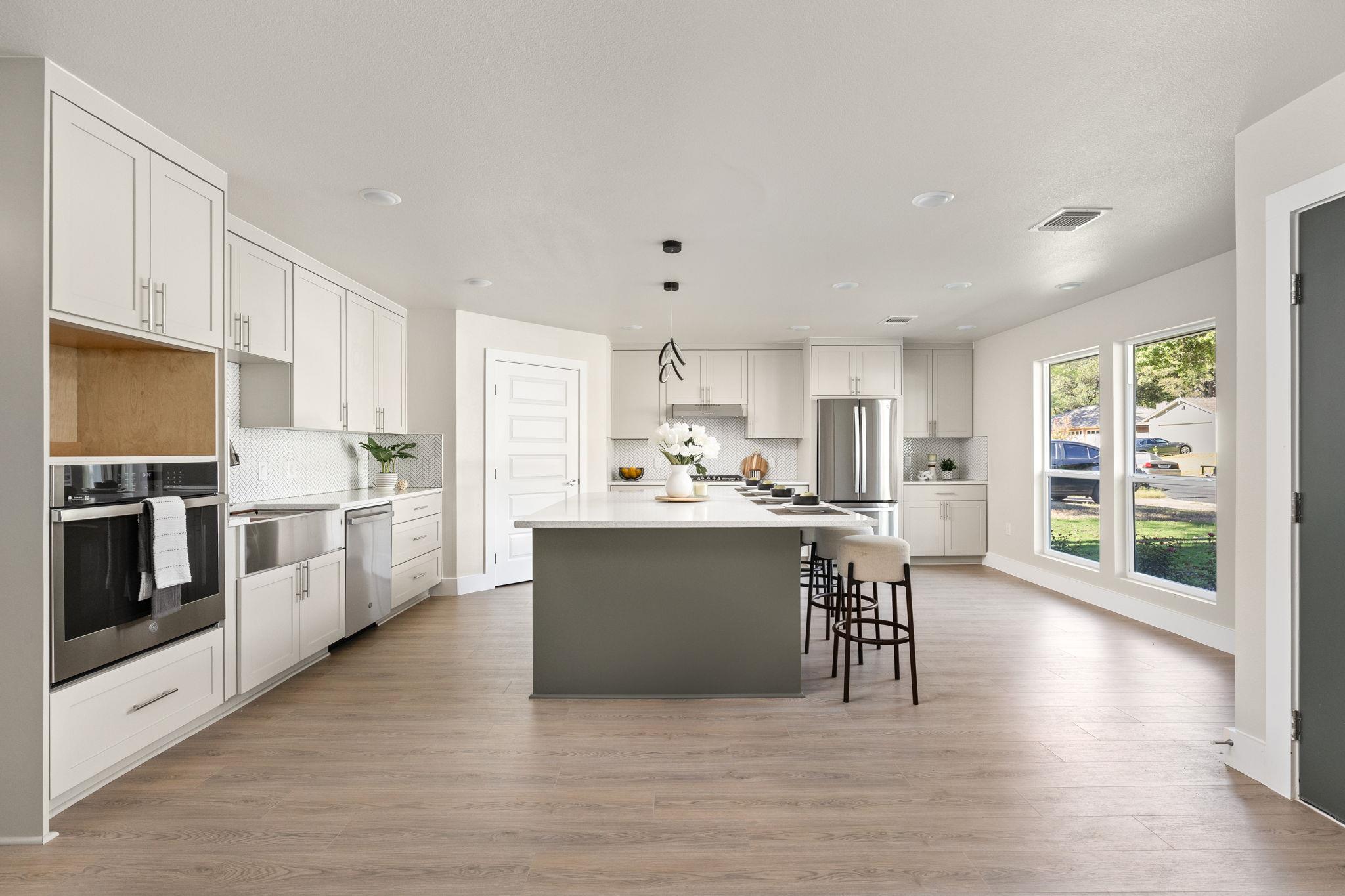 10101 Woodhaven Dr, Austin, TX 78753