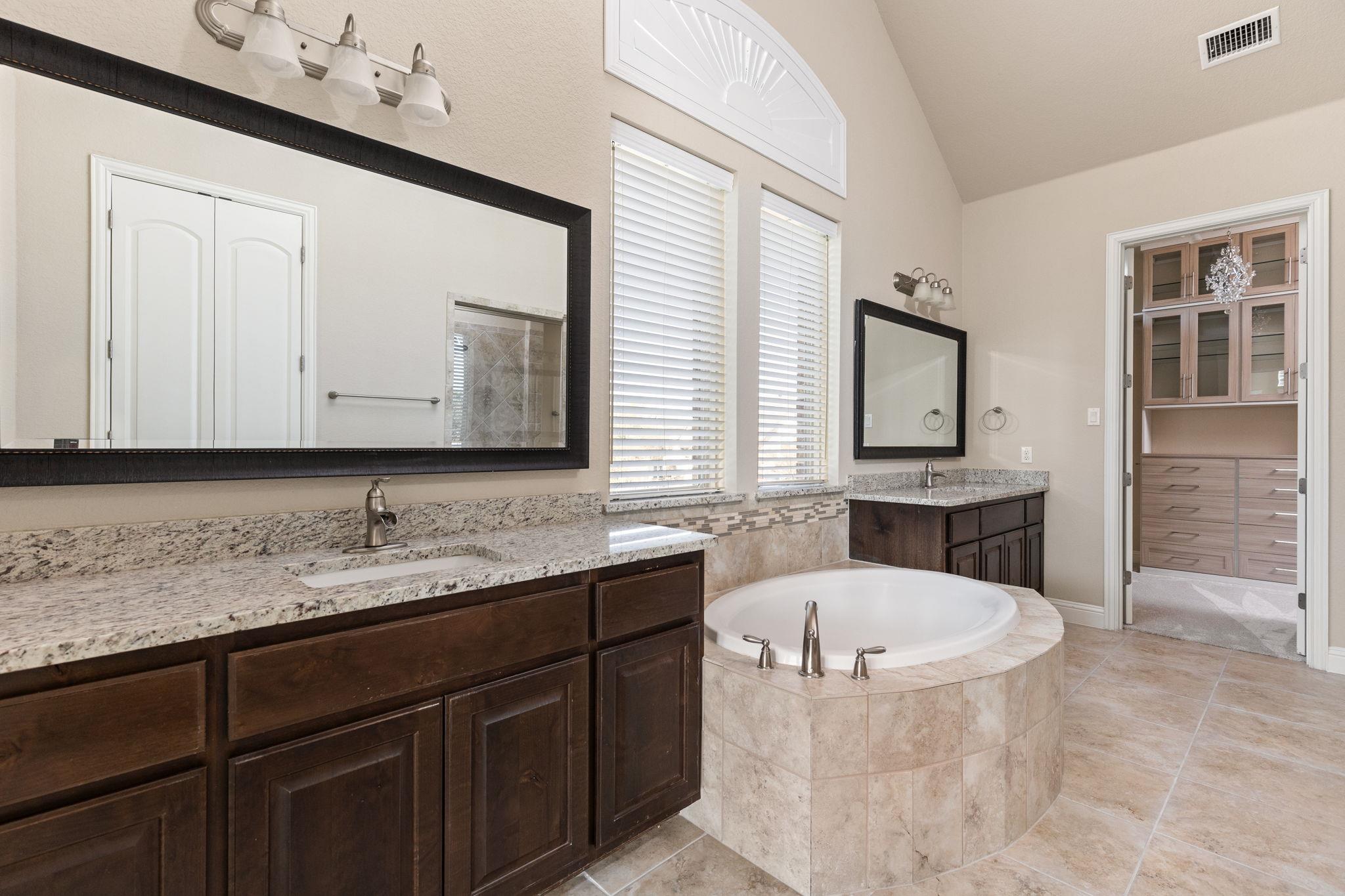 168 Rocky Spot Dr, Austin, TX 78737