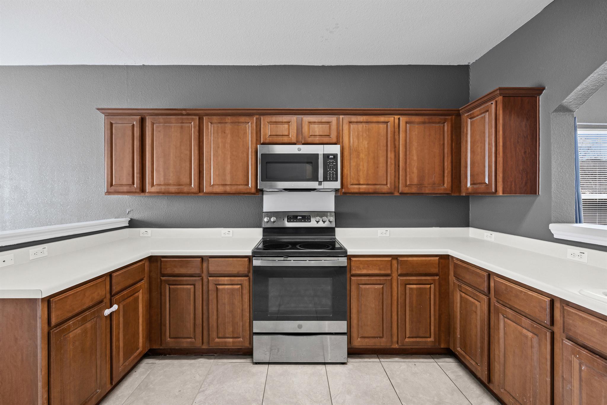 120 Almquist St, Hutto, TX 78634