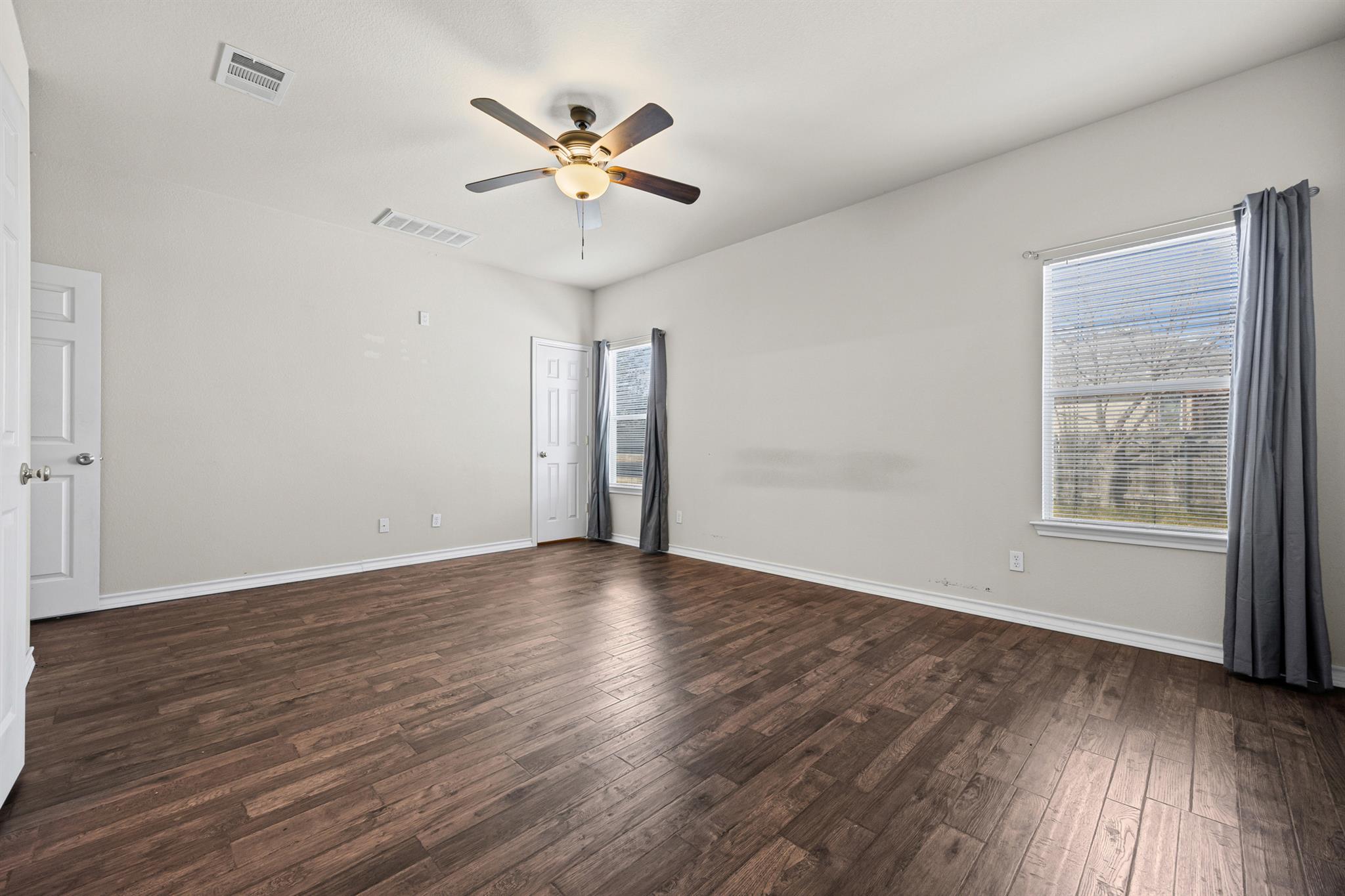 120 Almquist St, Hutto, TX 78634