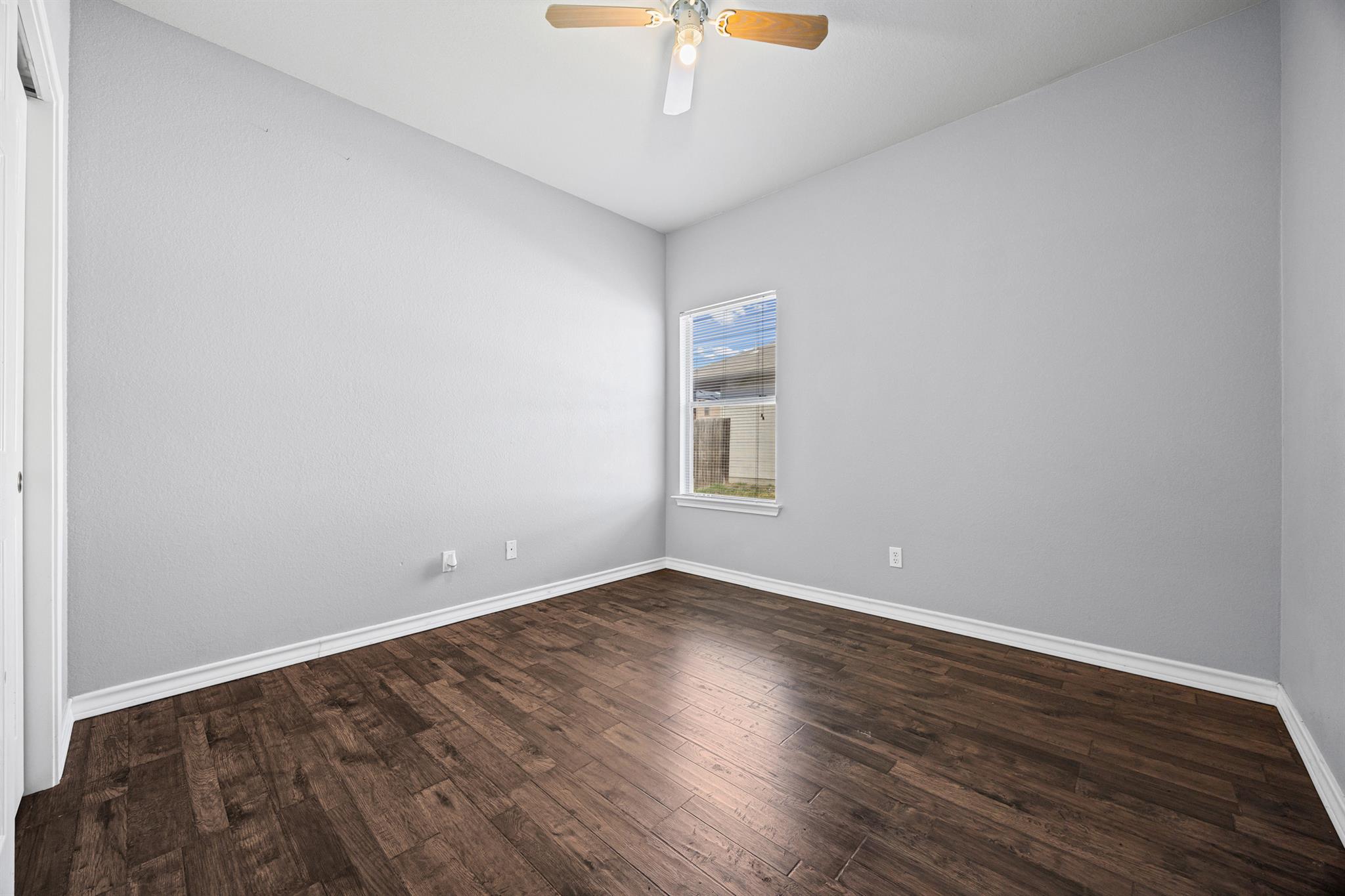 120 Almquist St, Hutto, TX 78634