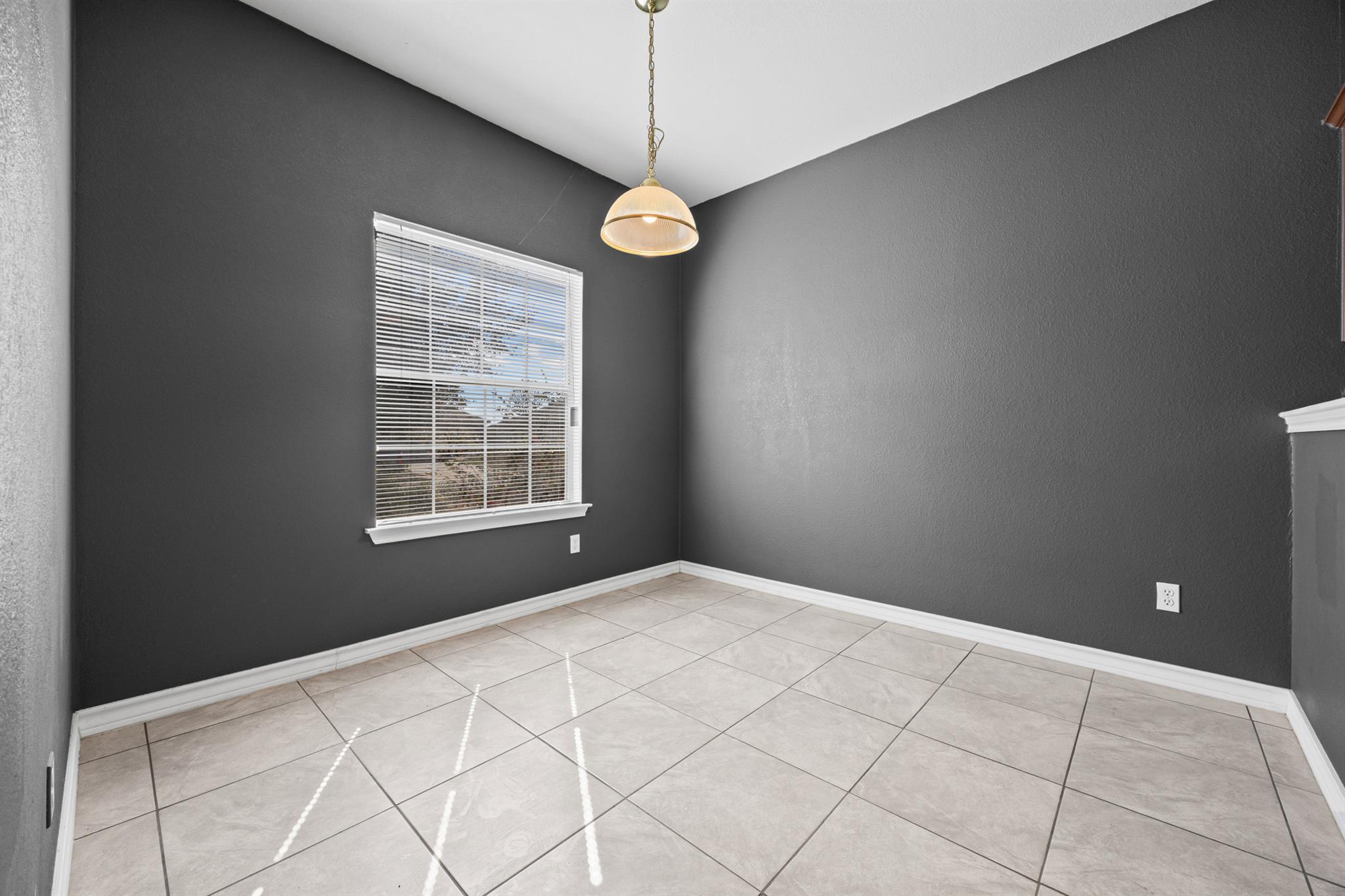 120 Almquist St, Hutto, TX 78634