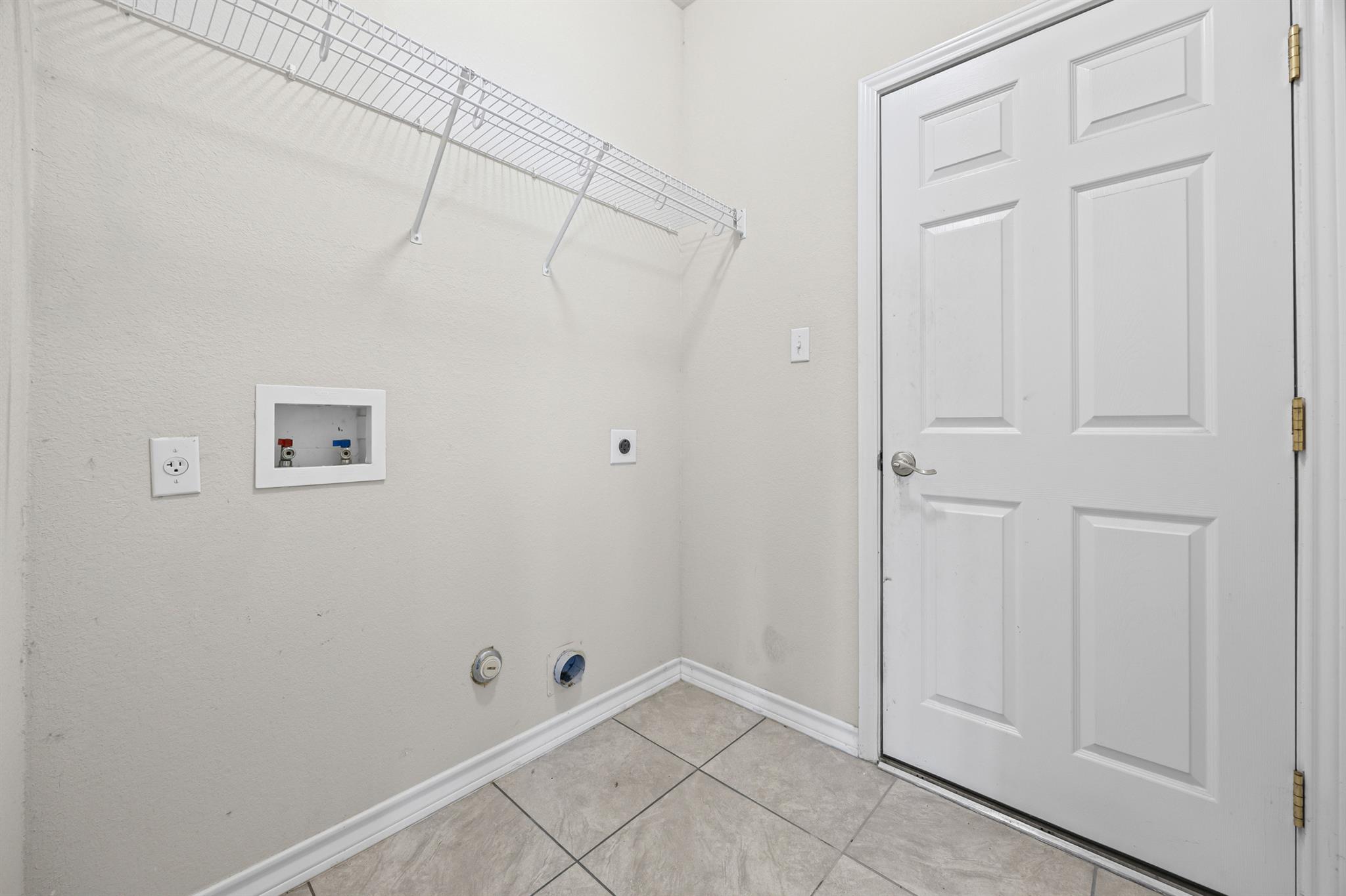 120 Almquist St, Hutto, TX 78634