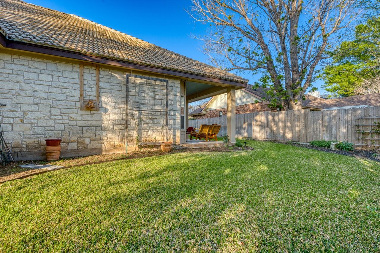 269 Quail St, Meadowlakes, TX 78654