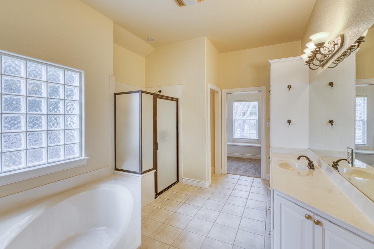 269 Quail St, Meadowlakes, TX 78654