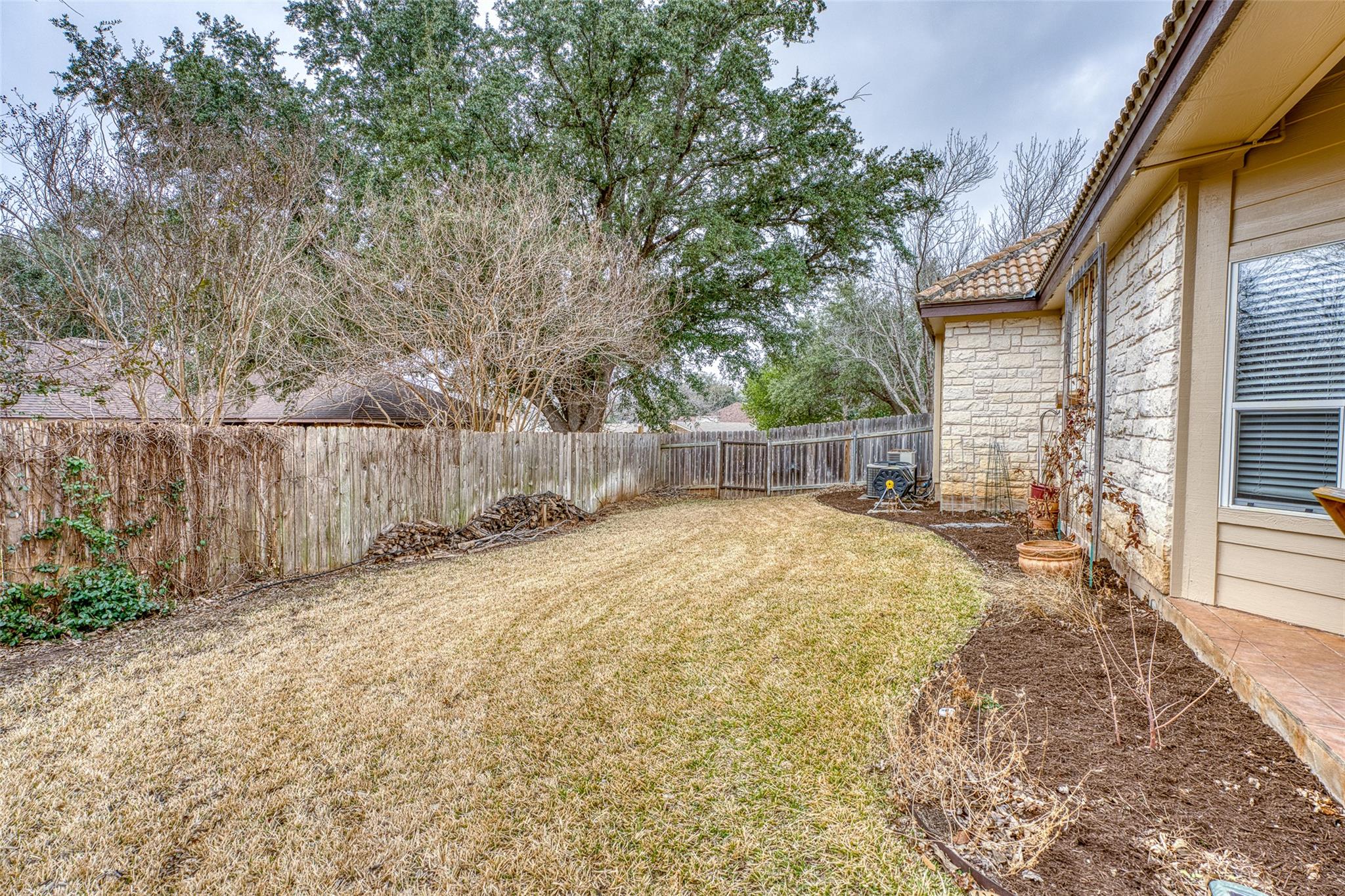 269 Quail St, Meadowlakes, TX 78654