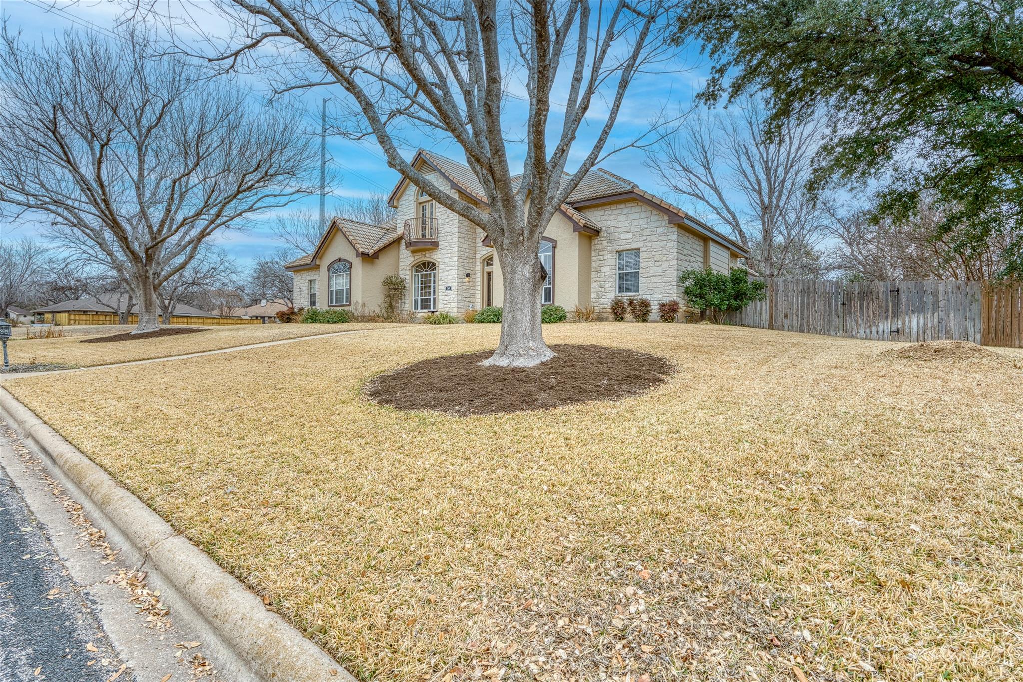 269 Quail St, Meadowlakes, TX 78654