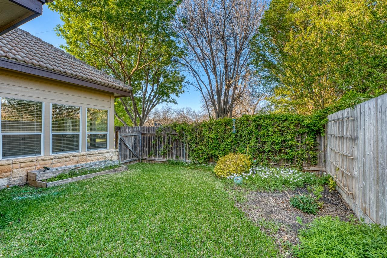 269 Quail St, Meadowlakes, TX 78654