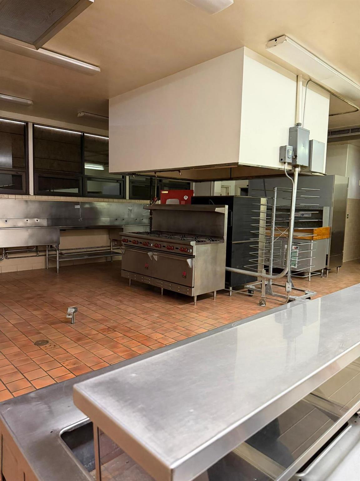 300 Oak Ave, Dumas, TX 79029