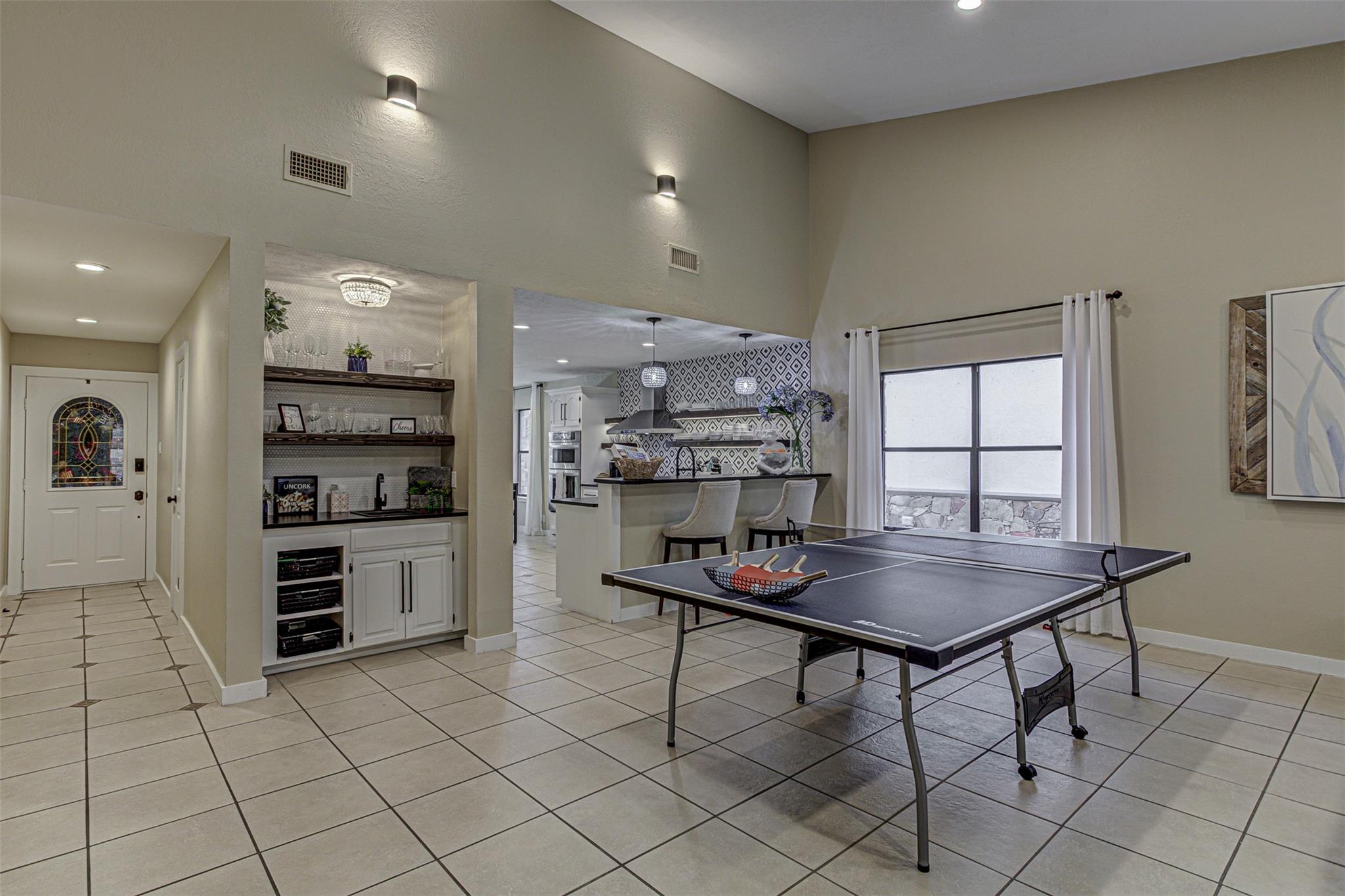 103 Oasis St # A, Horseshoe Bay, TX 78657