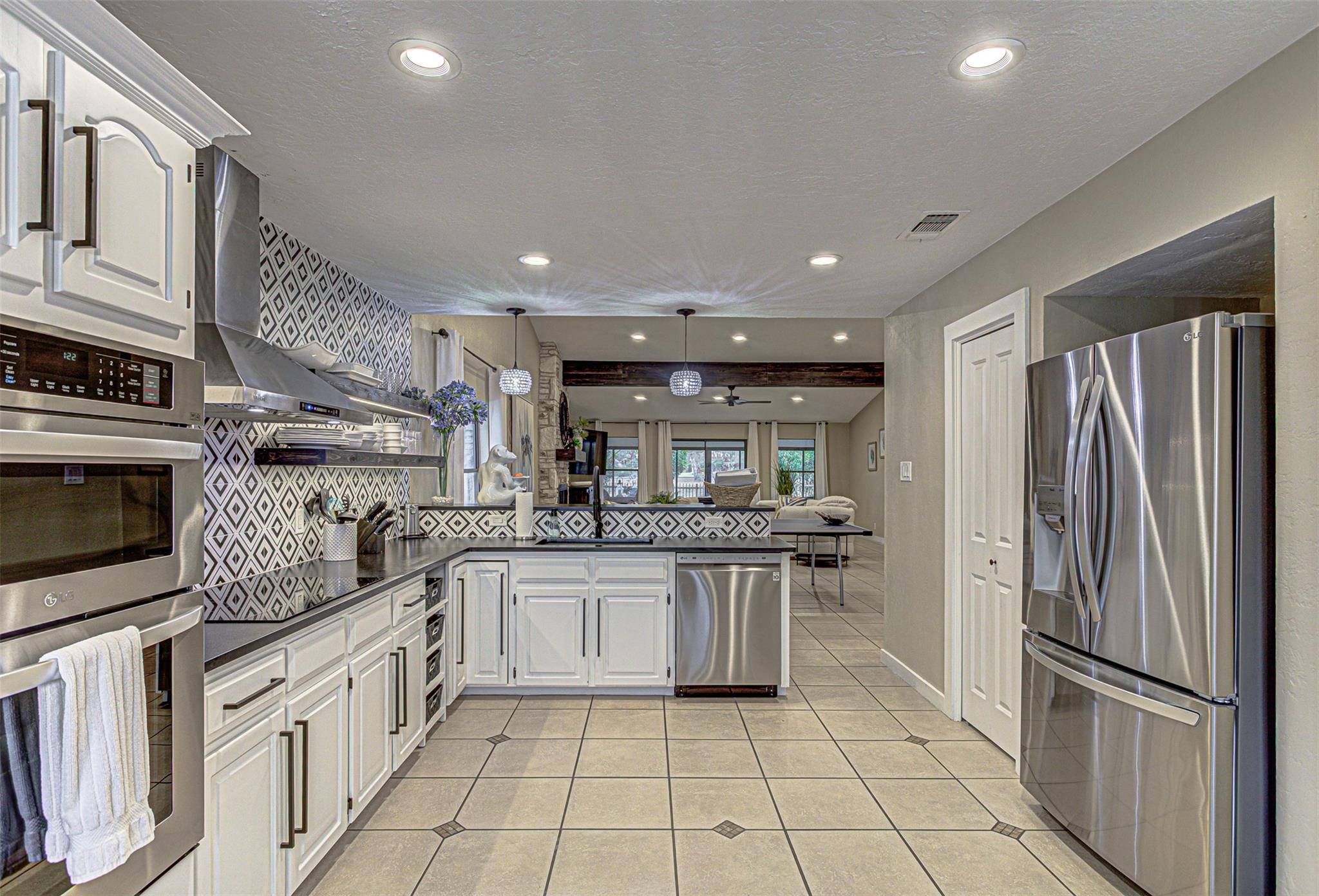 103 Oasis St # A, Horseshoe Bay, TX 78657