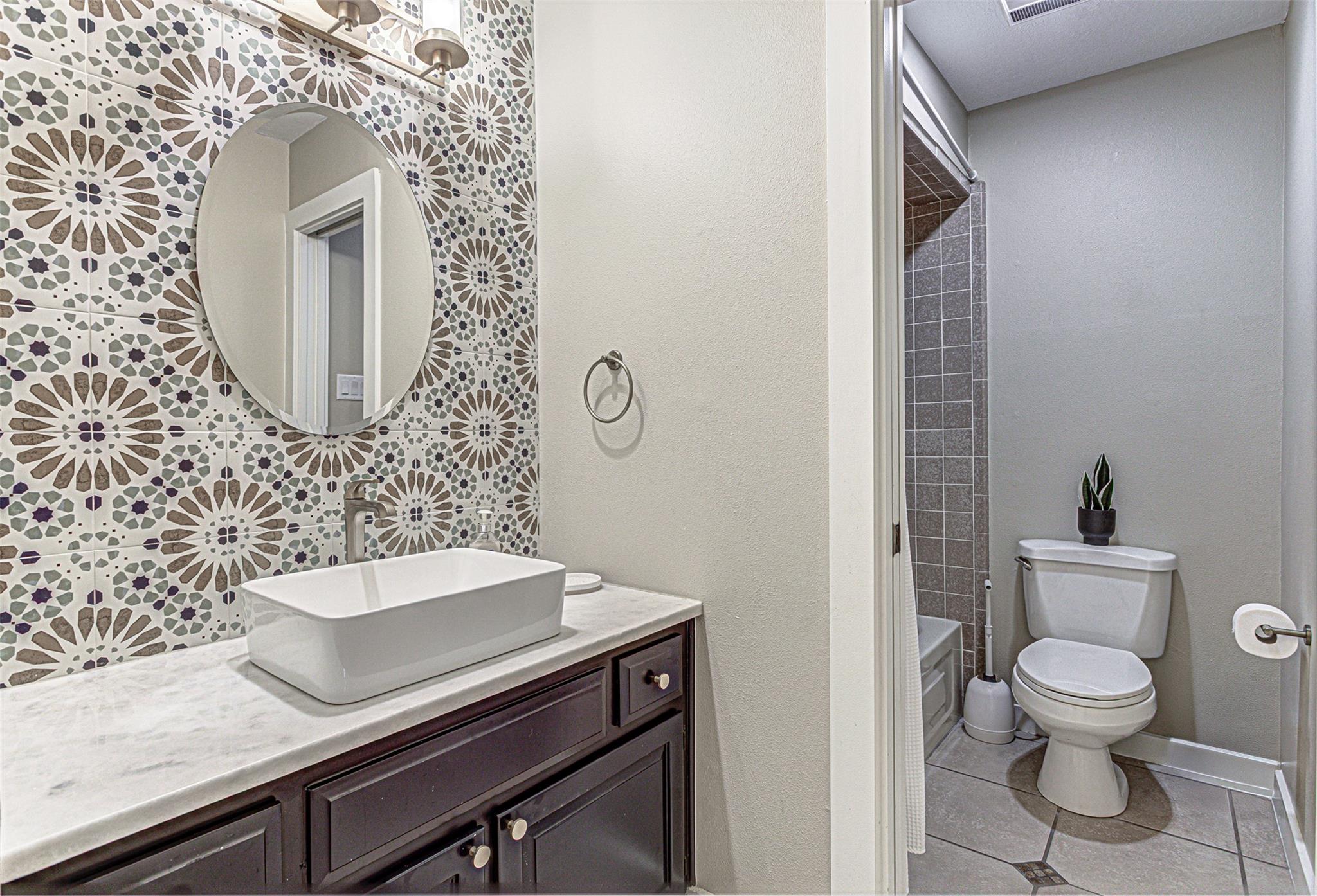 103 Oasis St # A, Horseshoe Bay, TX 78657