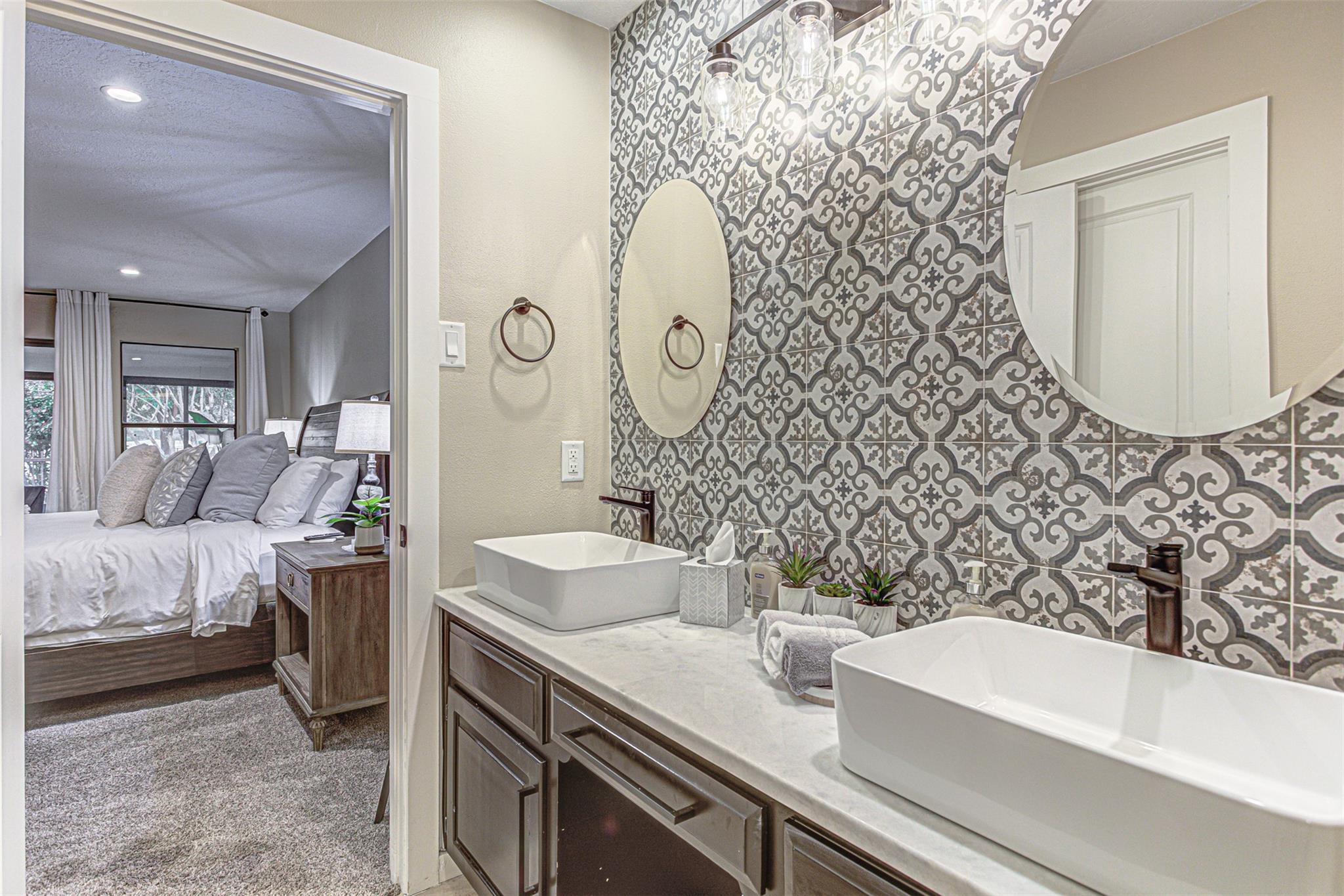 103 Oasis St # A, Horseshoe Bay, TX 78657