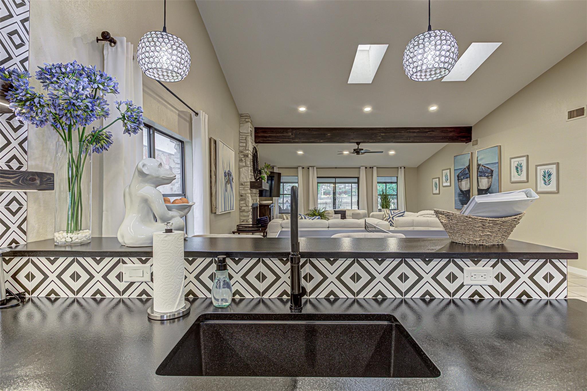 103 Oasis St # A, Horseshoe Bay, TX 78657