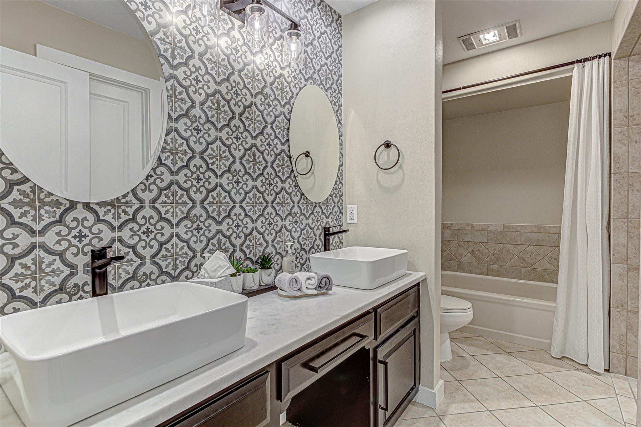 103 Oasis St # A, Horseshoe Bay, TX 78657