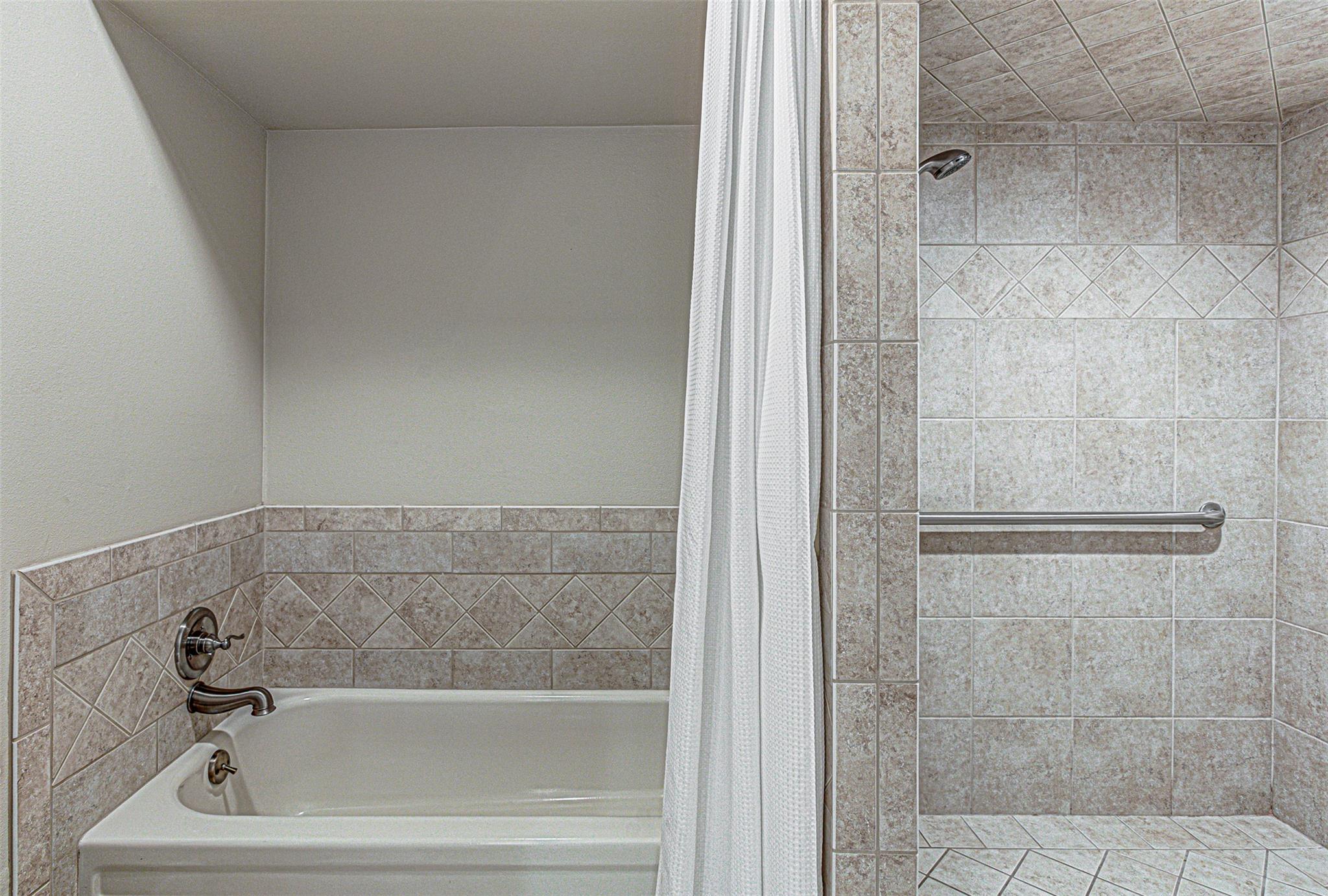 103 Oasis St # A, Horseshoe Bay, TX 78657