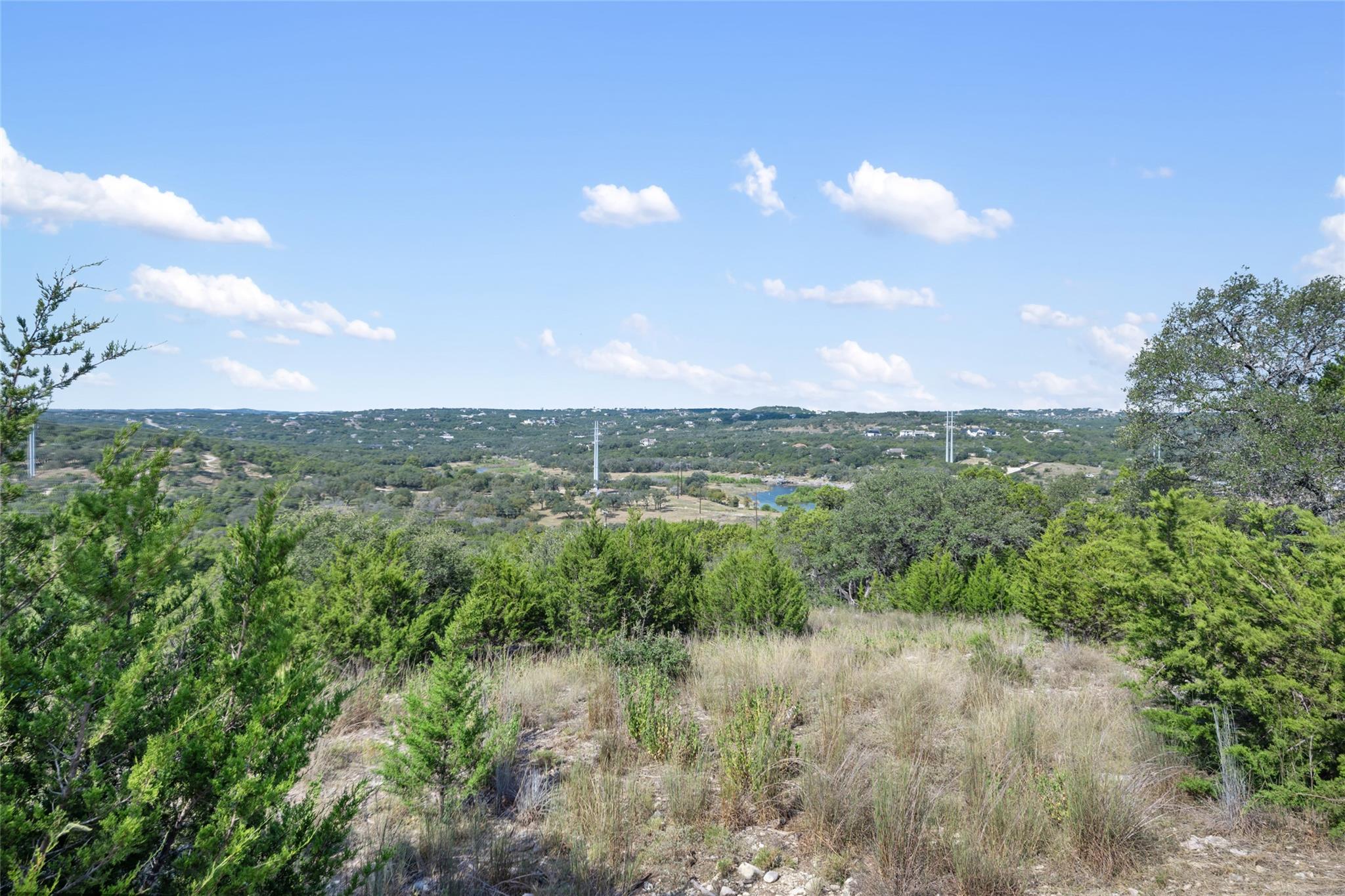 2808 Lakehurst Rd, Spicewood, TX 78669