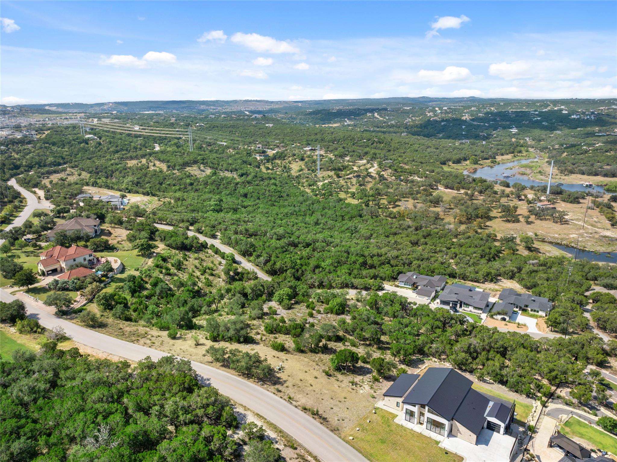 2808 Lakehurst Rd, Spicewood, TX 78669