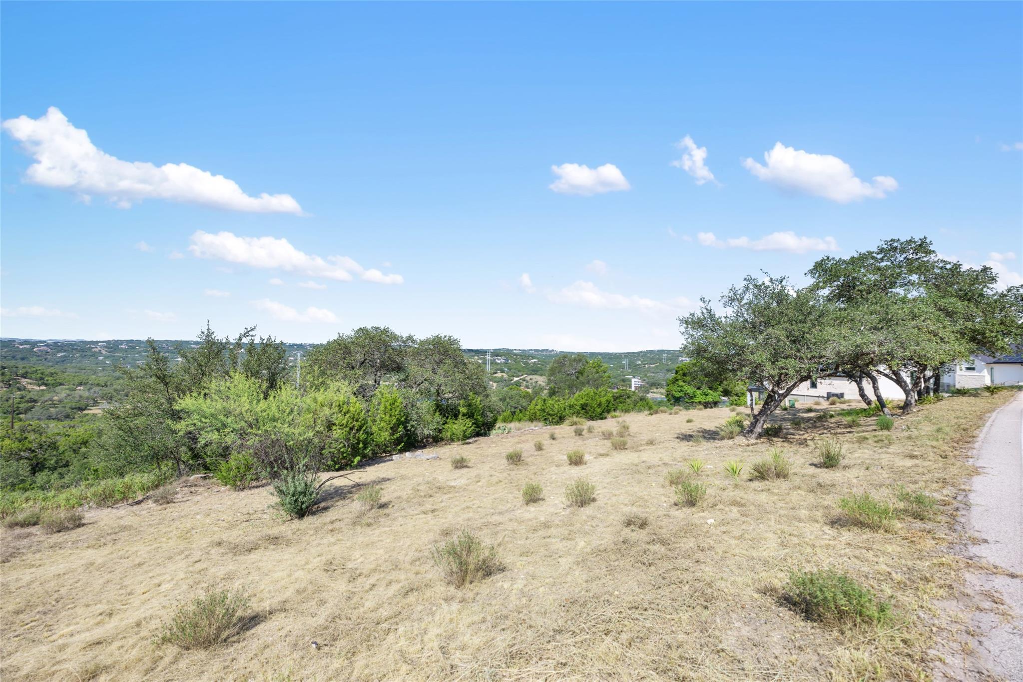 2808 Lakehurst Rd, Spicewood, TX 78669