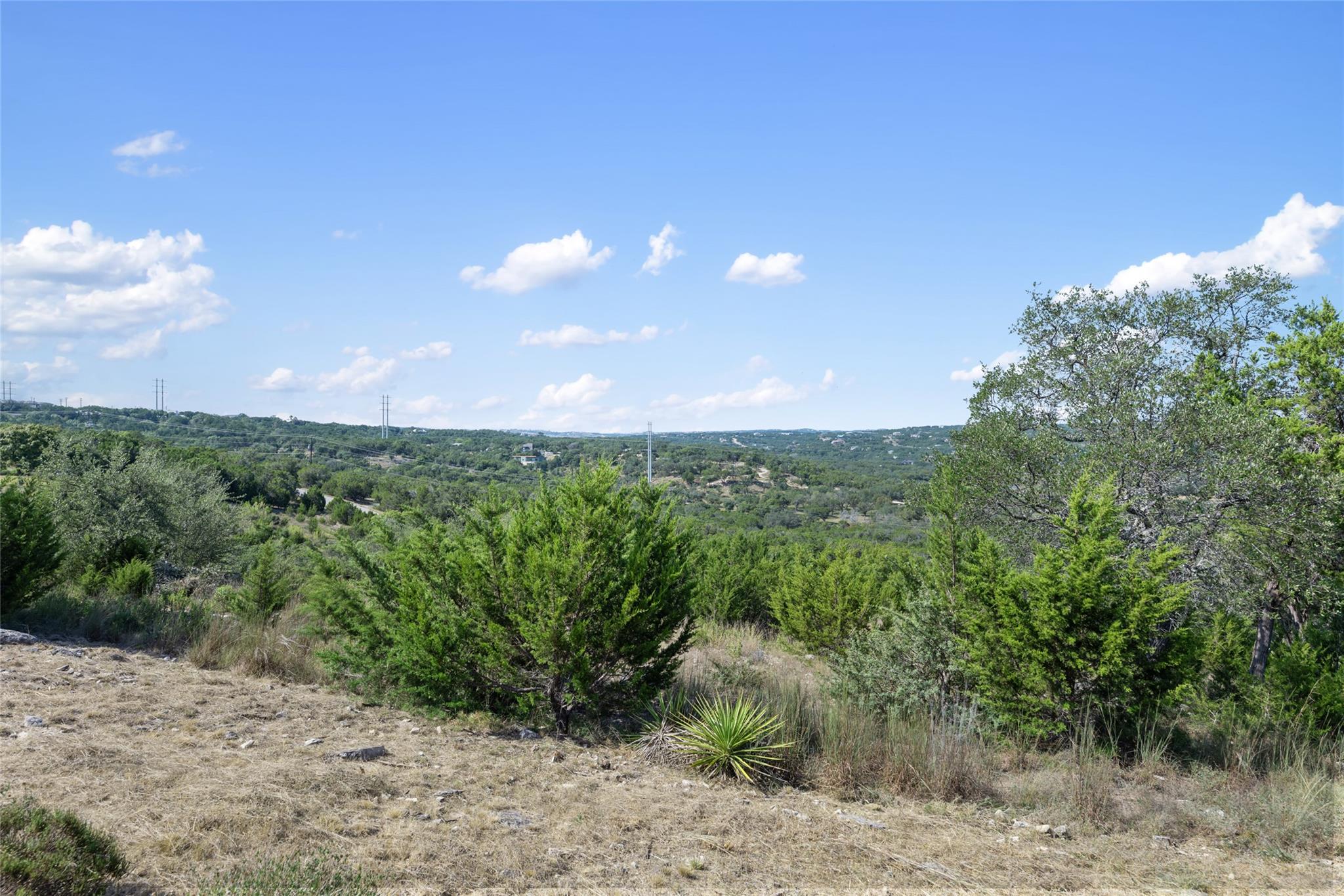 2808 Lakehurst Rd, Spicewood, TX 78669