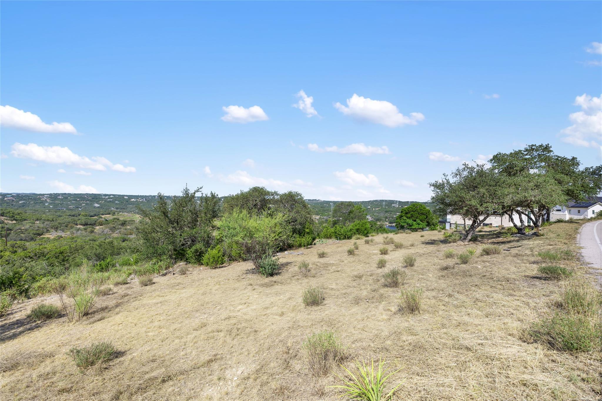 2808 Lakehurst Rd, Spicewood, TX 78669