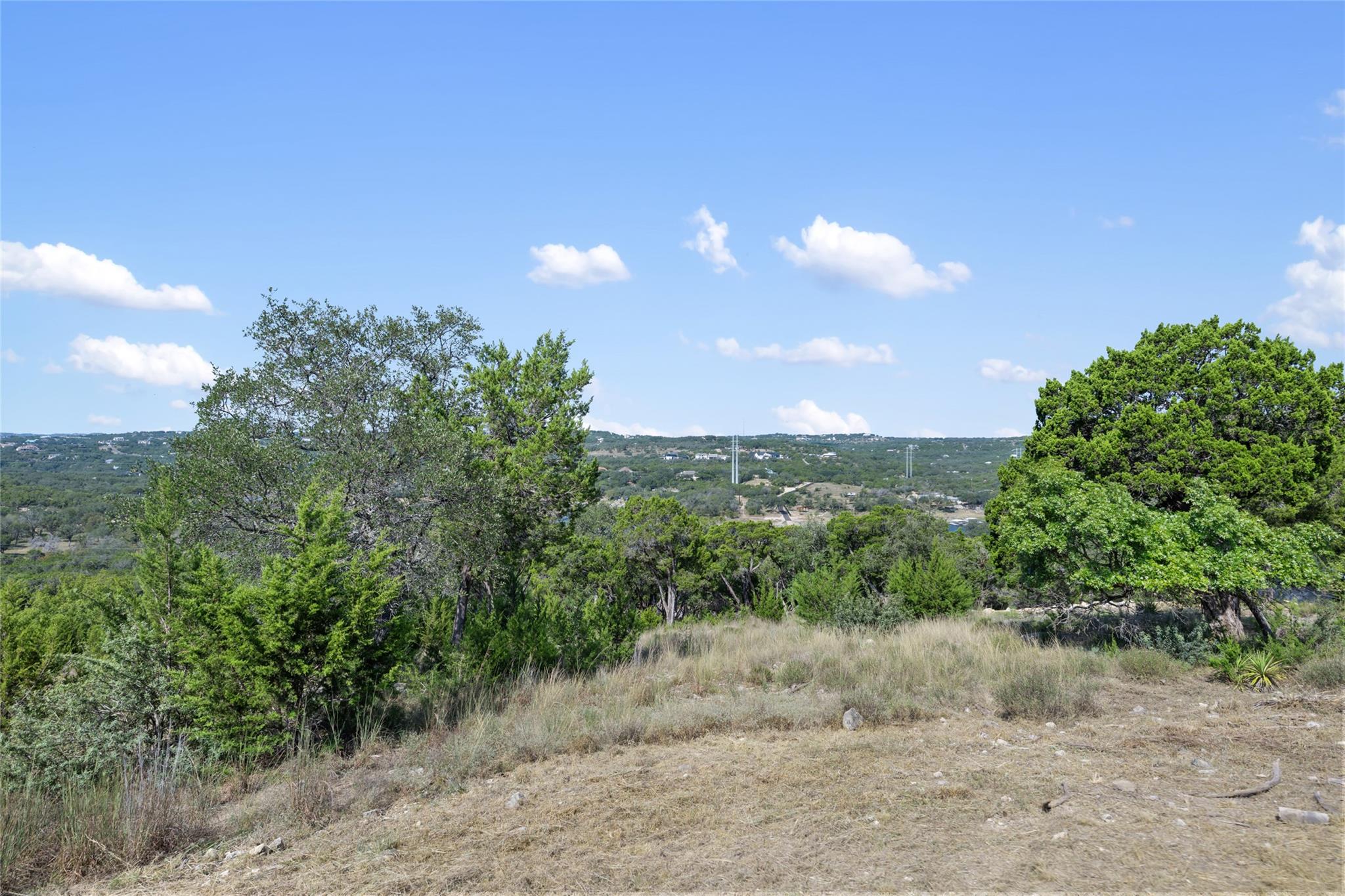 2808 Lakehurst Rd, Spicewood, TX 78669