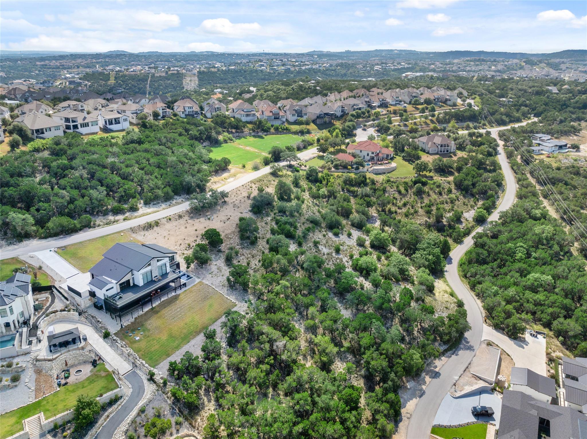 2808 Lakehurst Rd, Spicewood, TX 78669