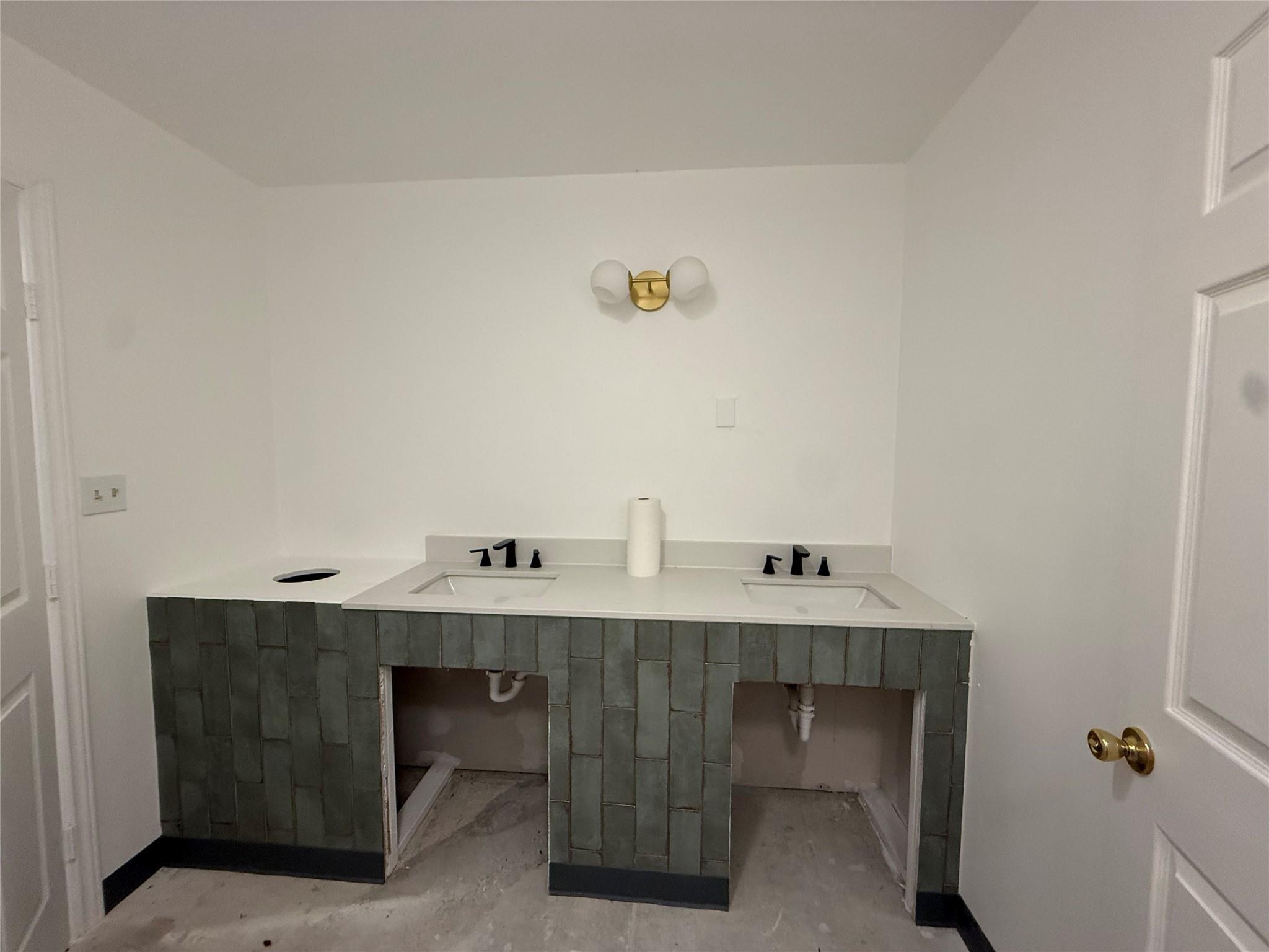 117 S Main St, Elgin, TX 78621