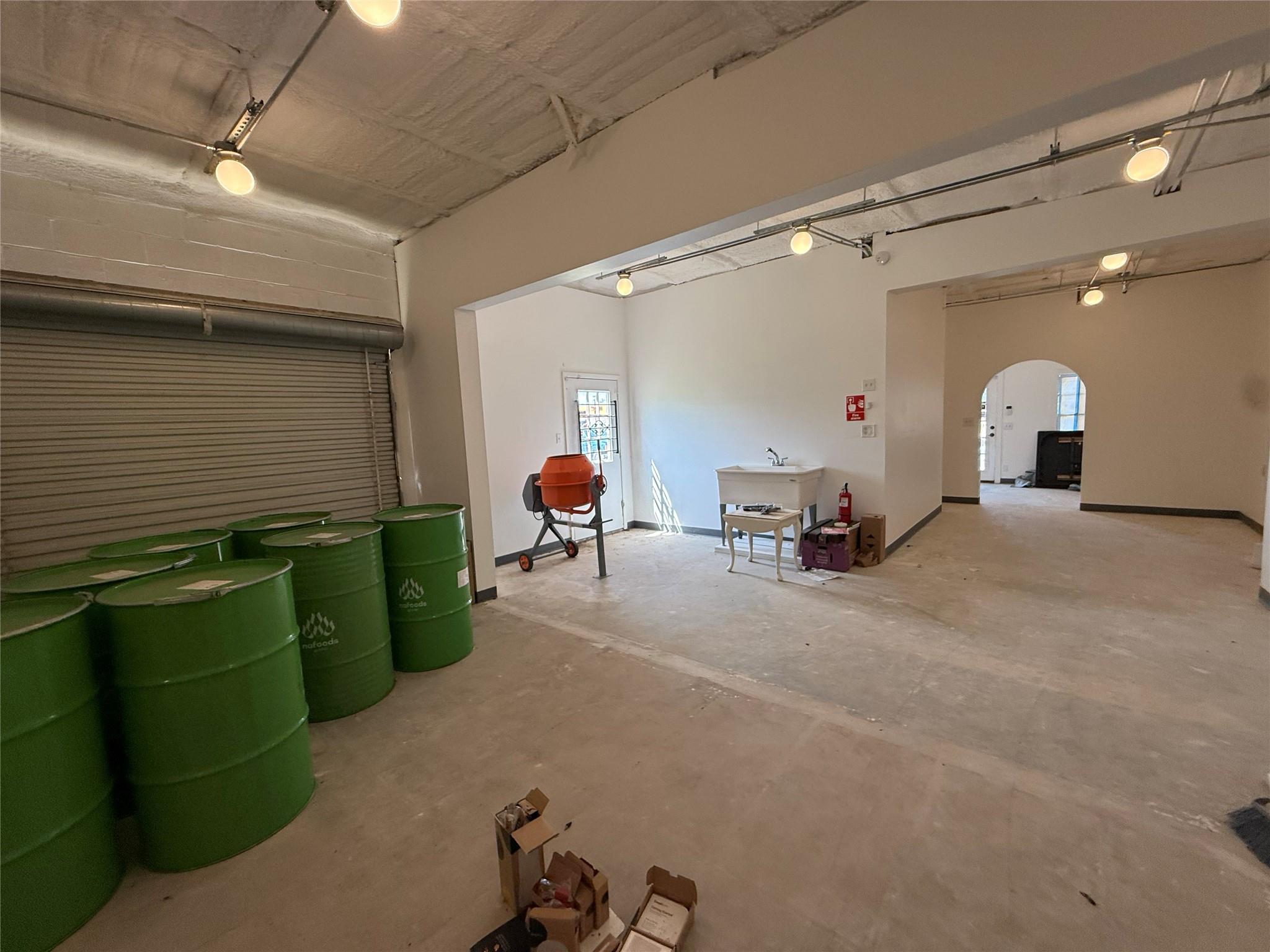 117 S Main St, Elgin, TX 78621