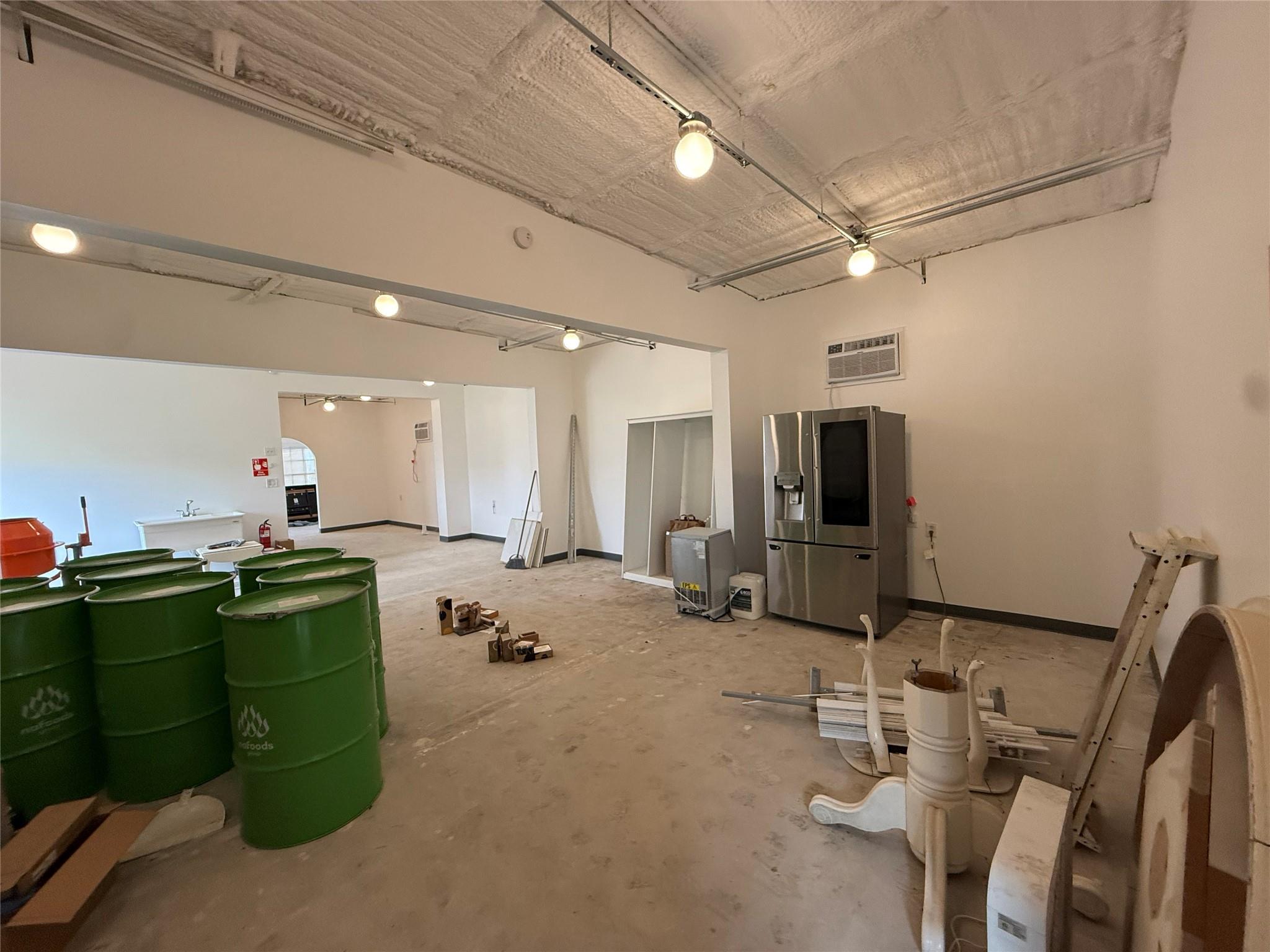 117 S Main St, Elgin, TX 78621