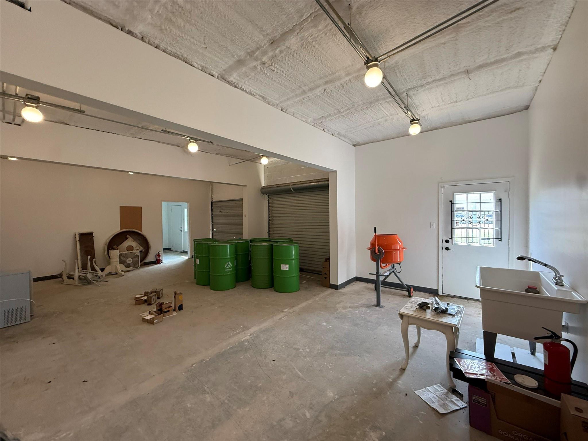 117 S Main St, Elgin, TX 78621