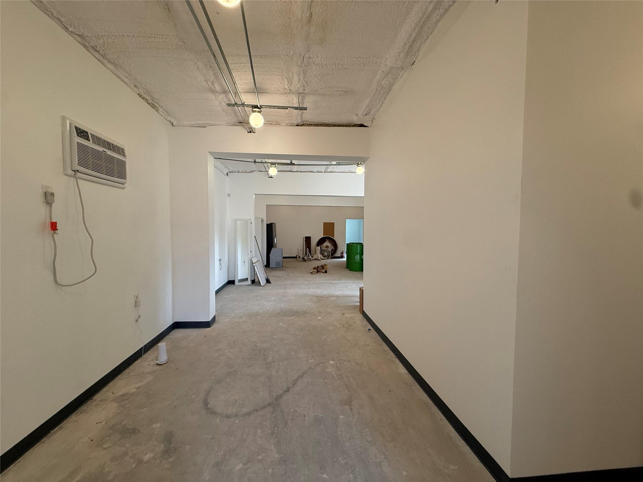 117 S Main St, Elgin, TX 78621