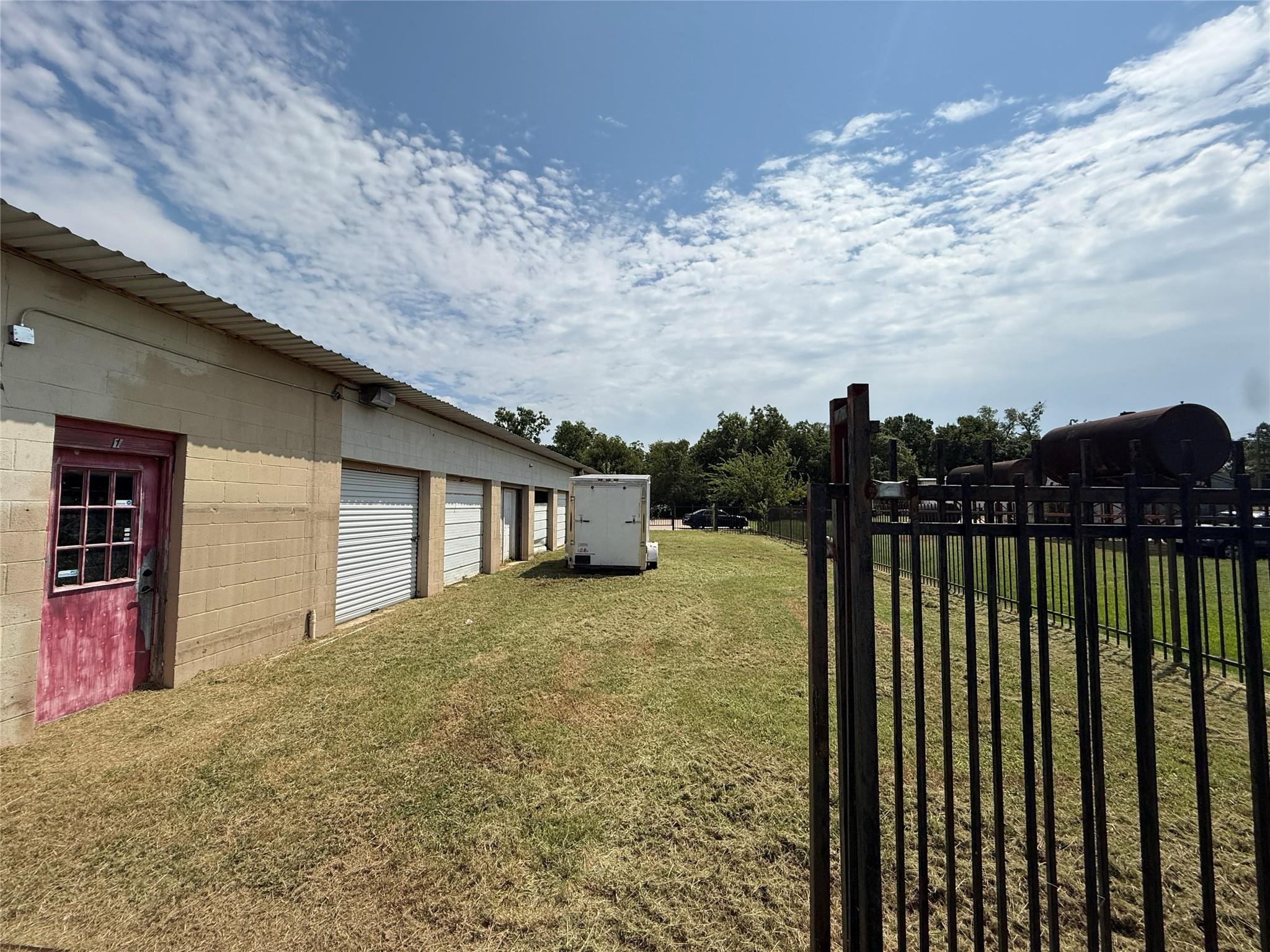 117 S Main St, Elgin, TX 78621