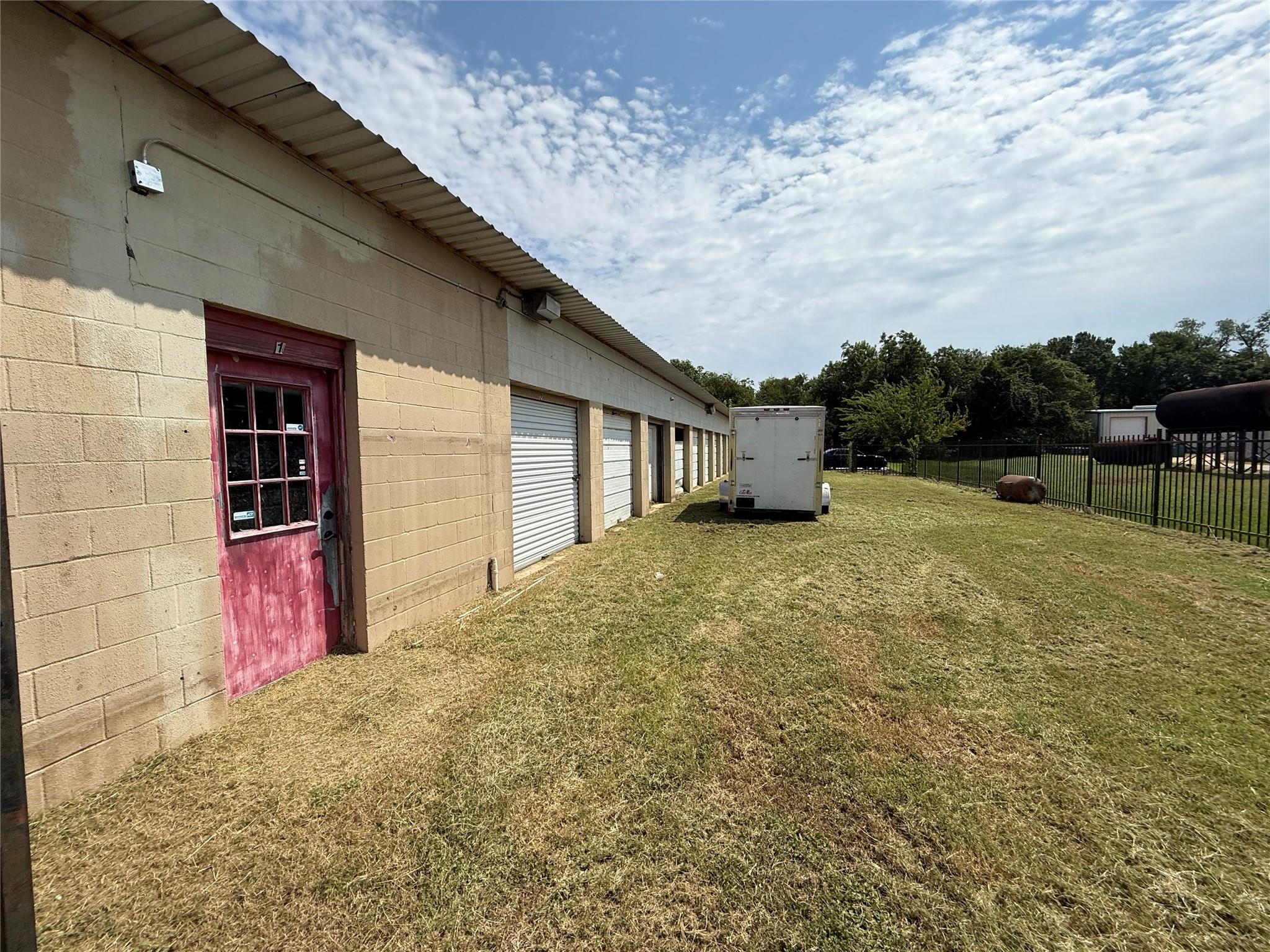 117 S Main St, Elgin, TX 78621