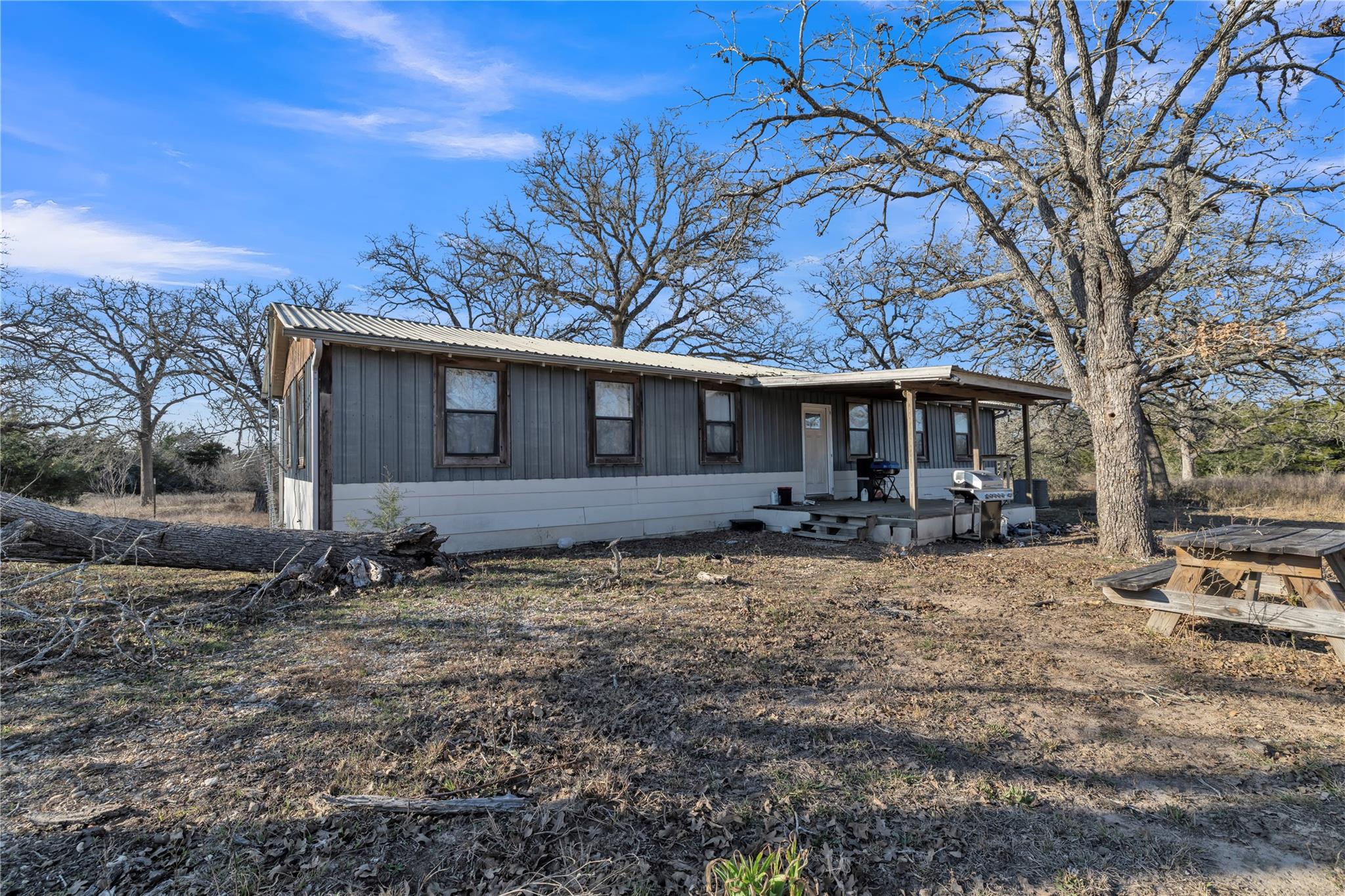 895 Patterson Rd, Flatonia, TX 78941