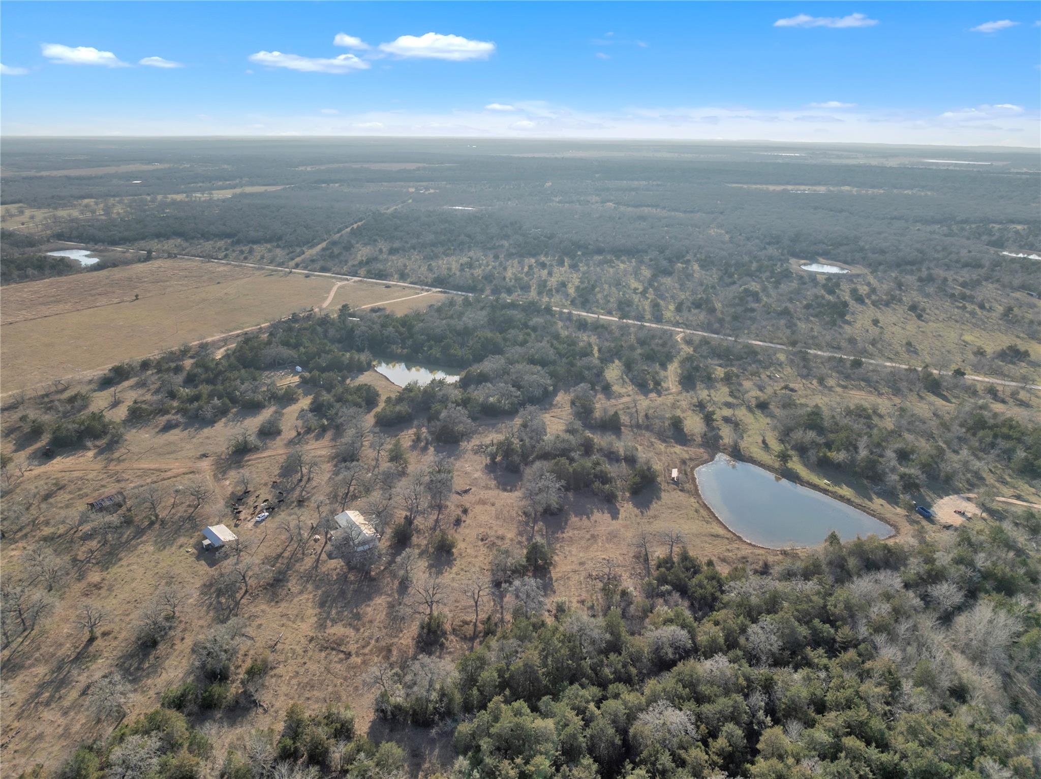 895 Patterson Rd, Flatonia, TX 78941