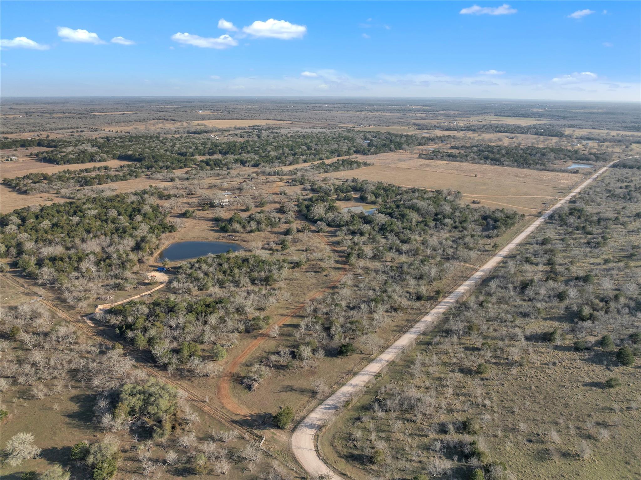 895 Patterson Rd, Flatonia, TX 78941