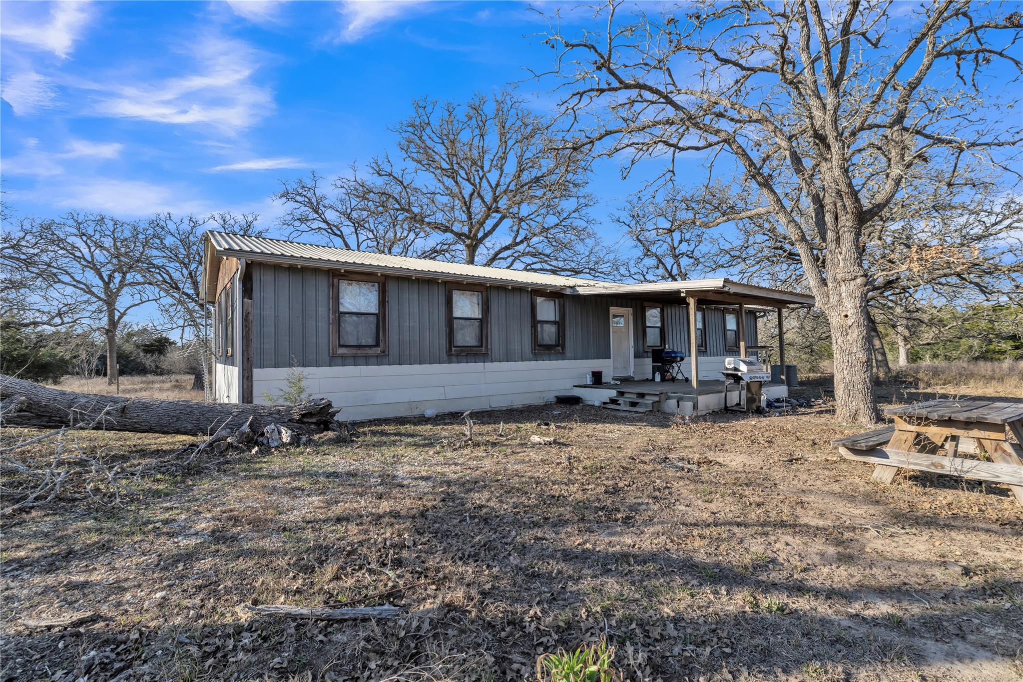895 Patterson Rd, Flatonia, TX 78941