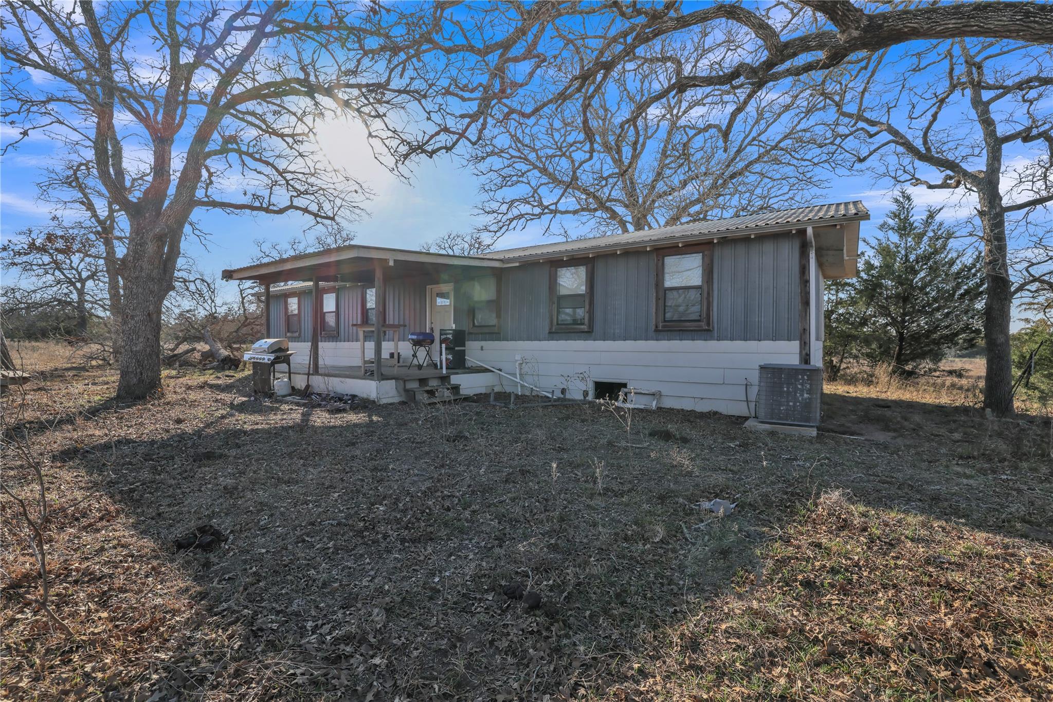 895 Patterson Rd, Flatonia, TX 78941