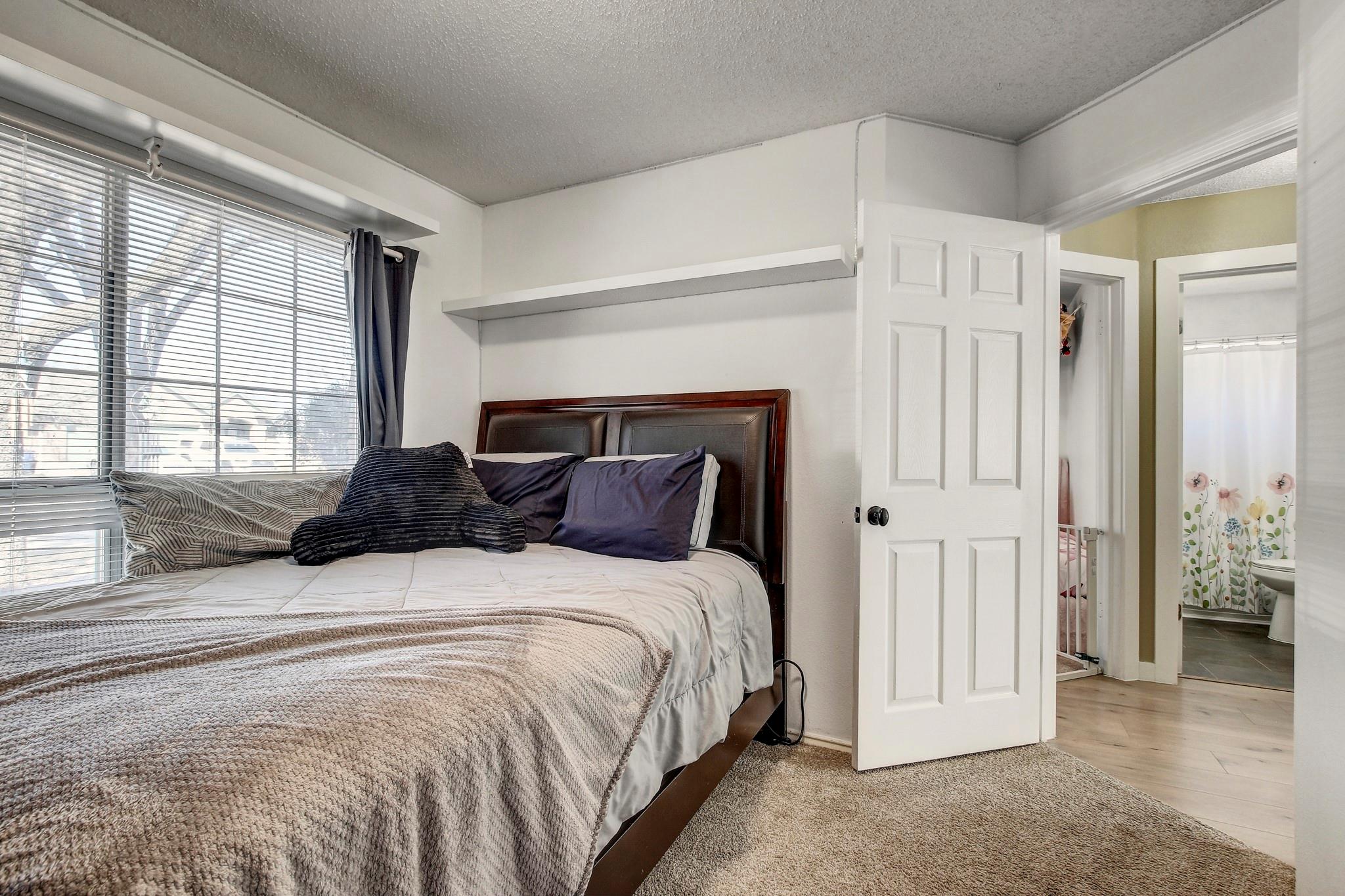 806 Ridge View Dr, Leander, TX 78641