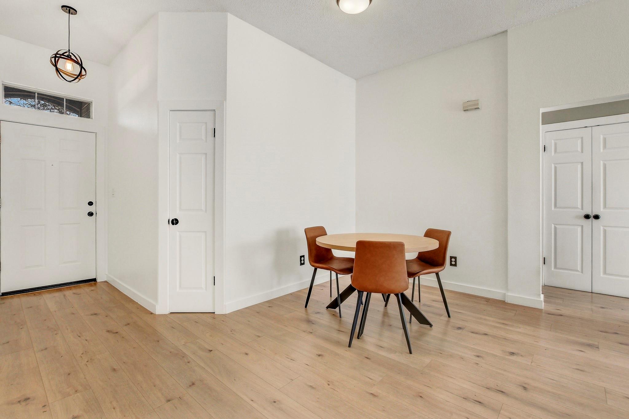 806 Ridge View Dr, Leander, TX 78641