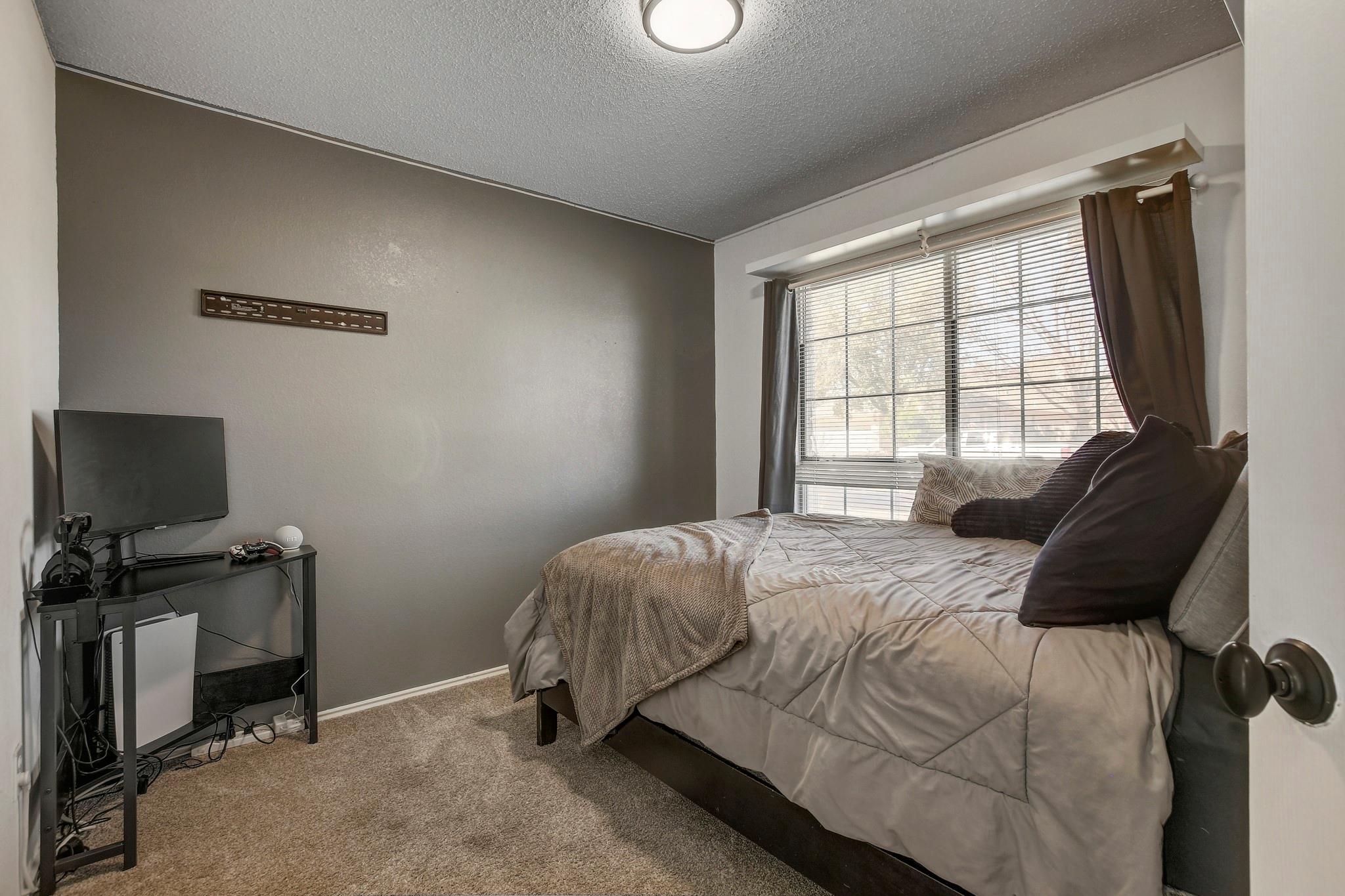 806 Ridge View Dr, Leander, TX 78641