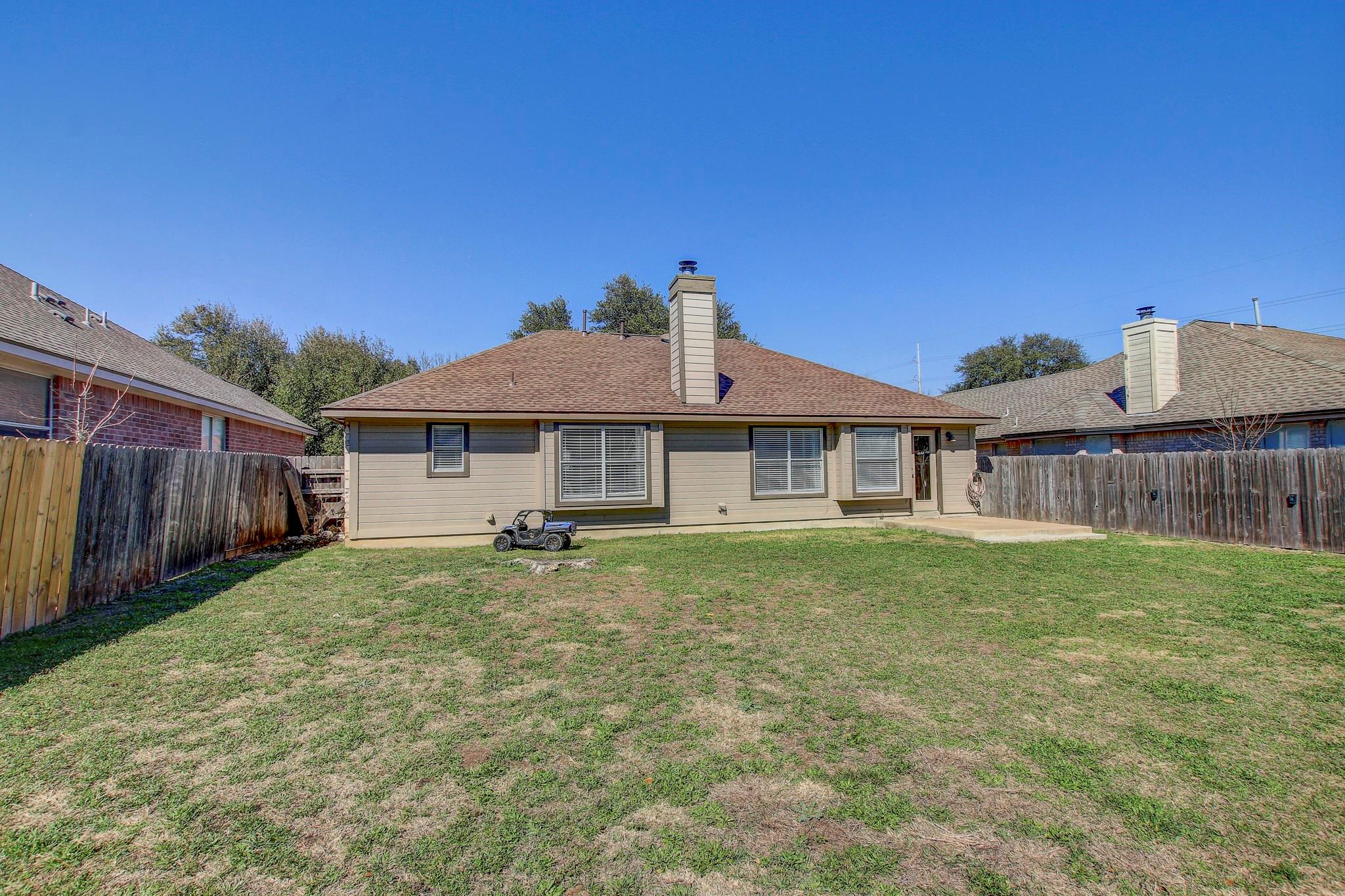 806 Ridge View Dr, Leander, TX 78641