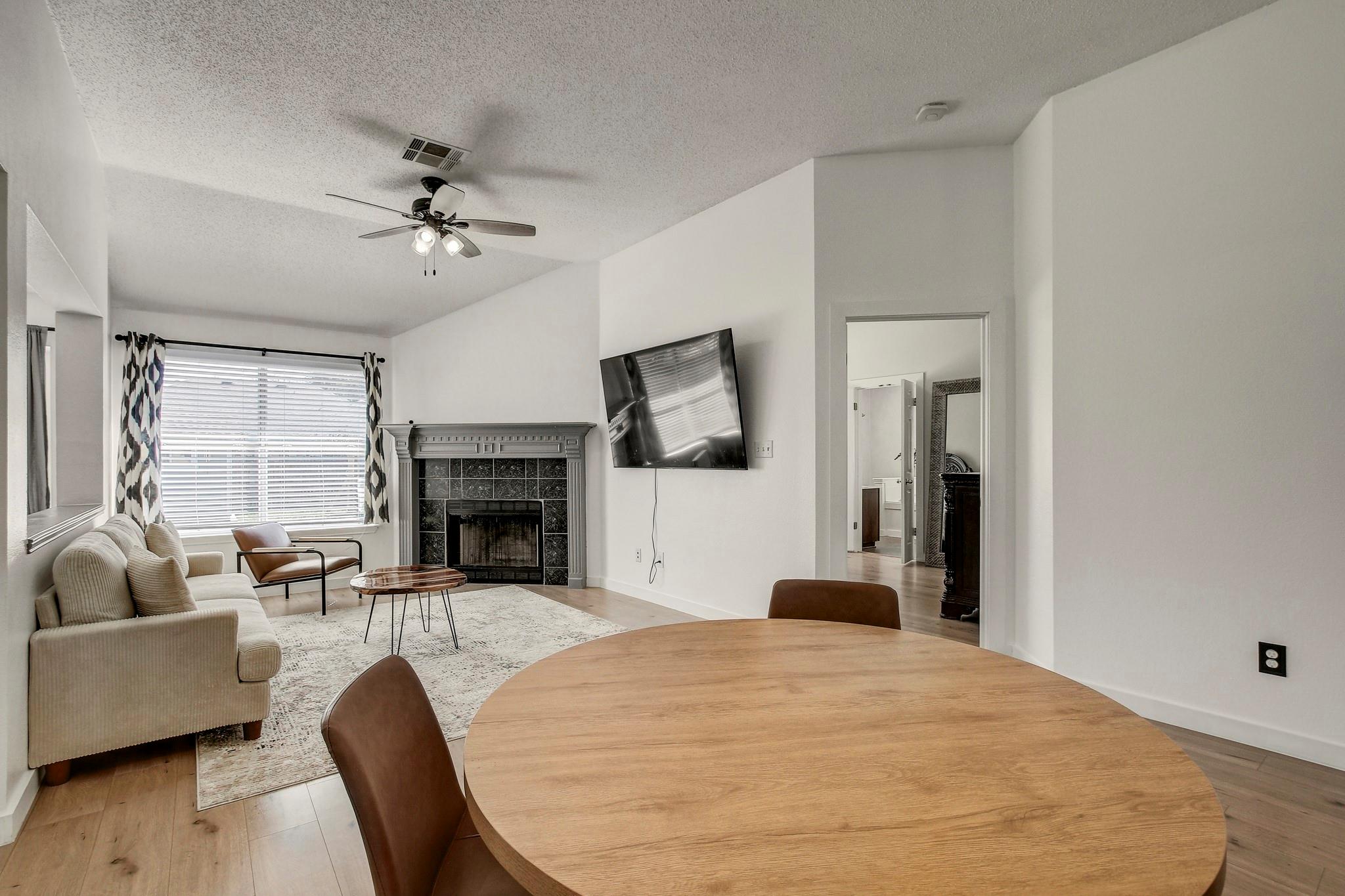 806 Ridge View Dr, Leander, TX 78641