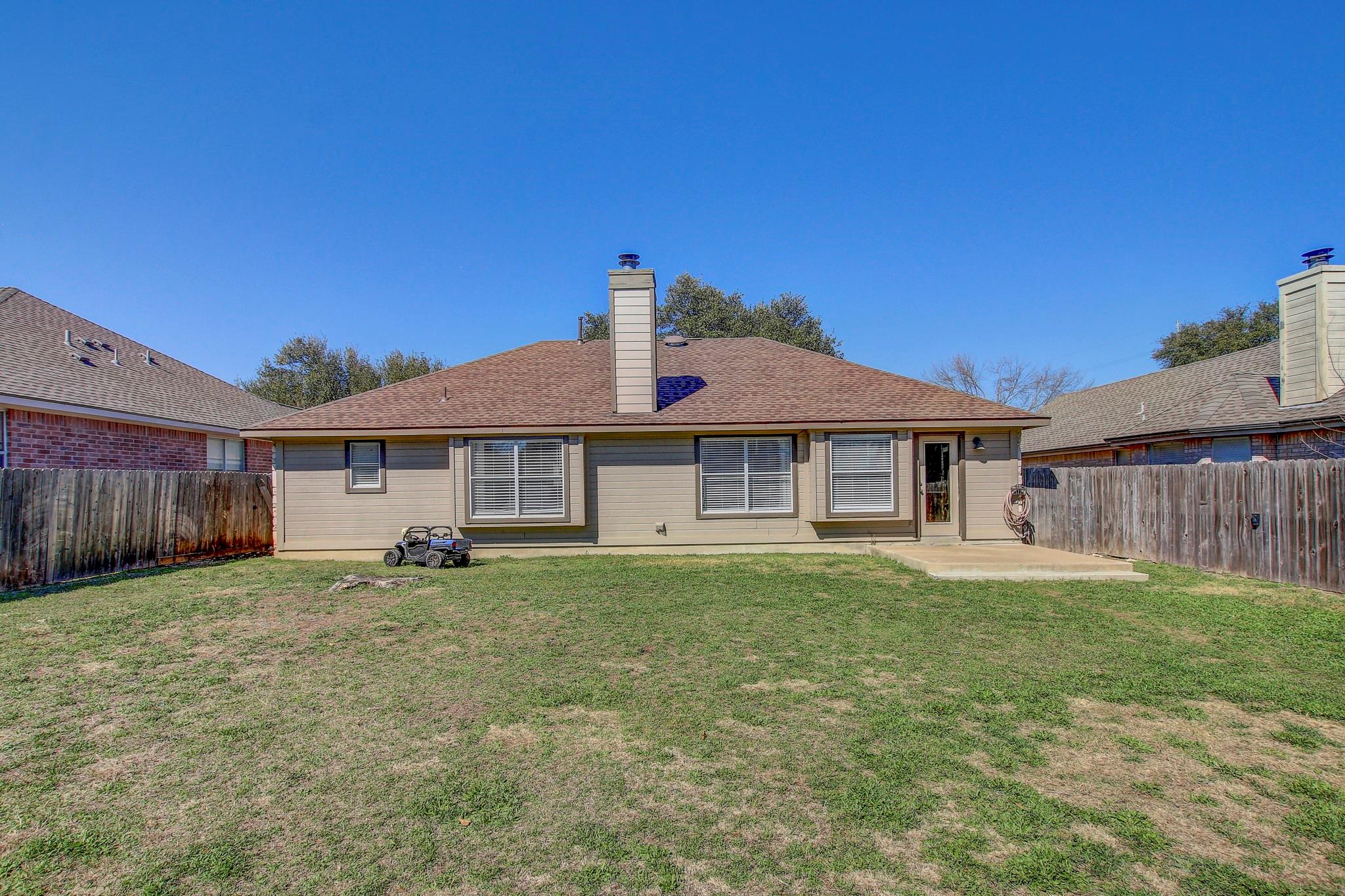 806 Ridge View Dr, Leander, TX 78641
