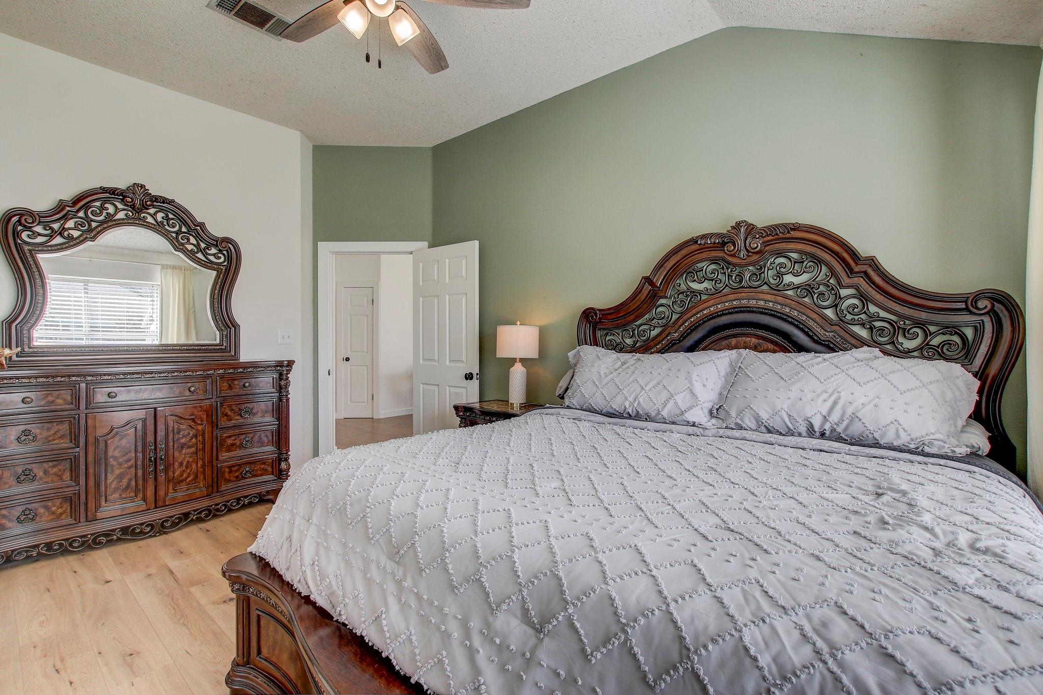 806 Ridge View Dr, Leander, TX 78641