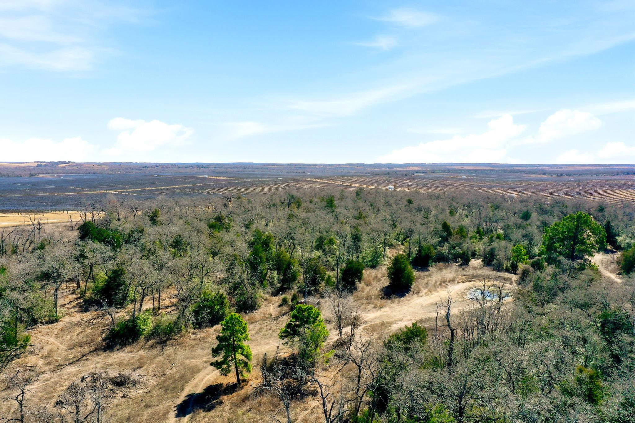 1310 Perry Ln, Thorndale, TX 76577