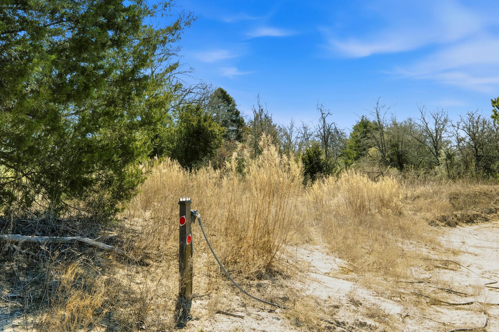 1310 Perry Ln, Thorndale, TX 76577