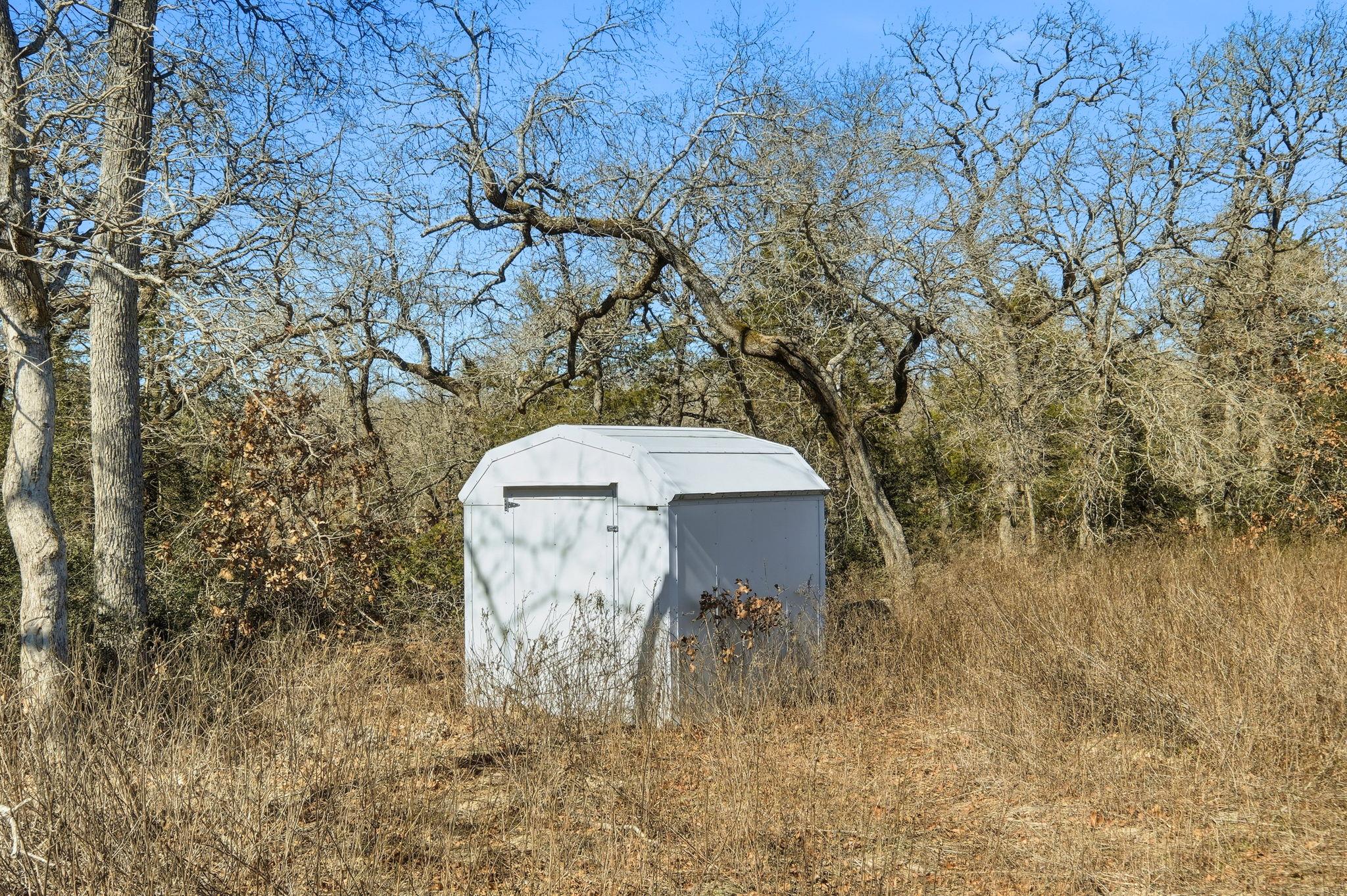 1310 Perry Ln, Thorndale, TX 76577